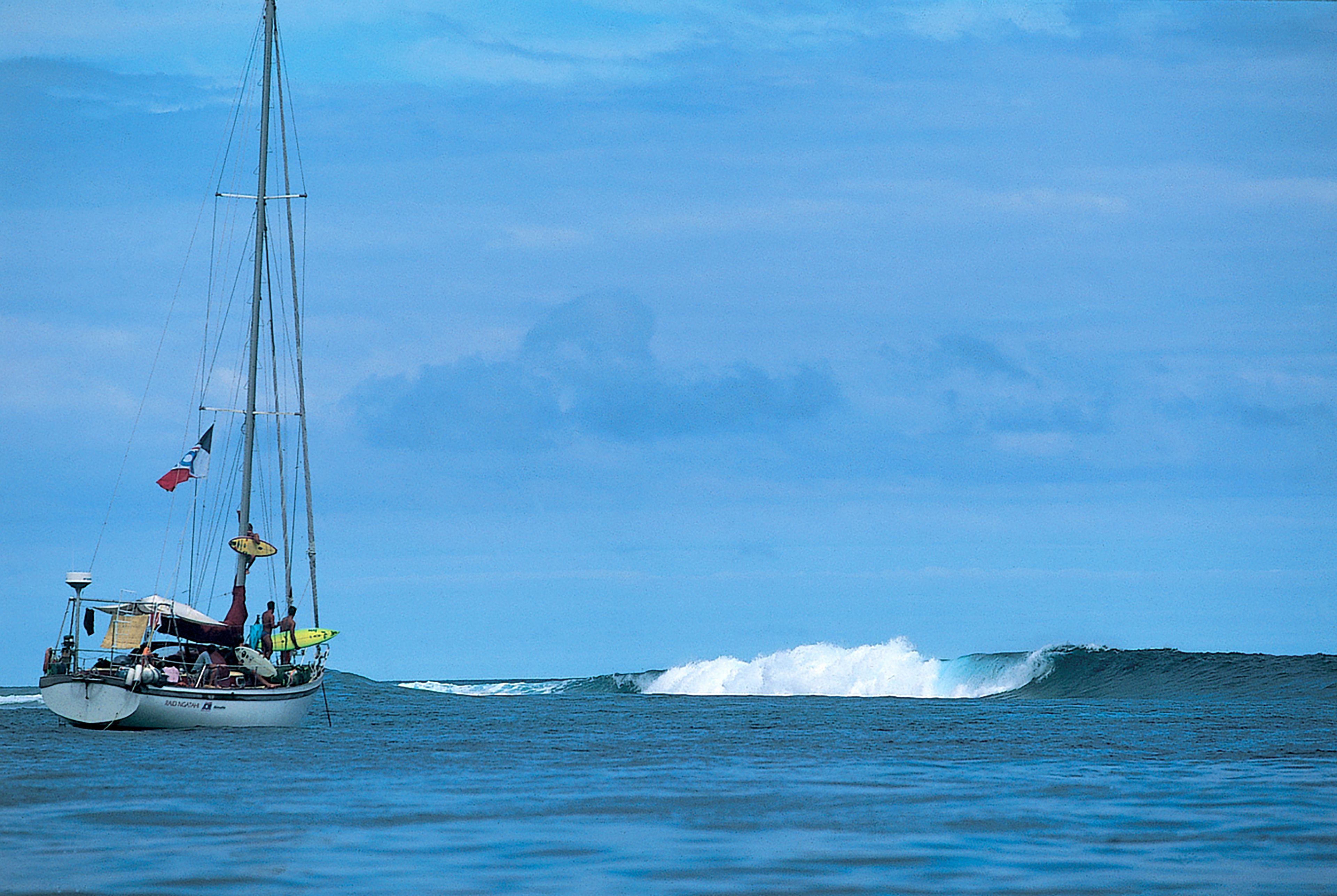 Secrets Surf Guide (Southern Province, New Caledonia) – Wave Info ...