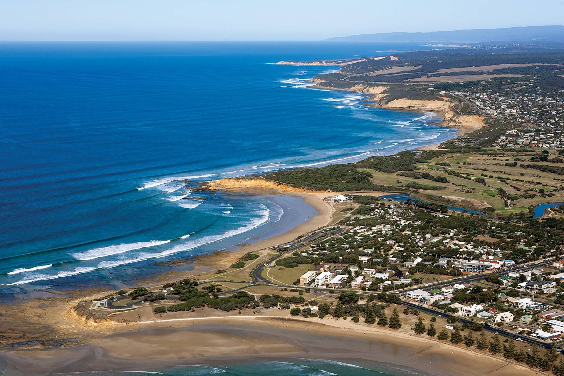 Torquay  Backbeach to Point  Addis by Andrew Sheild