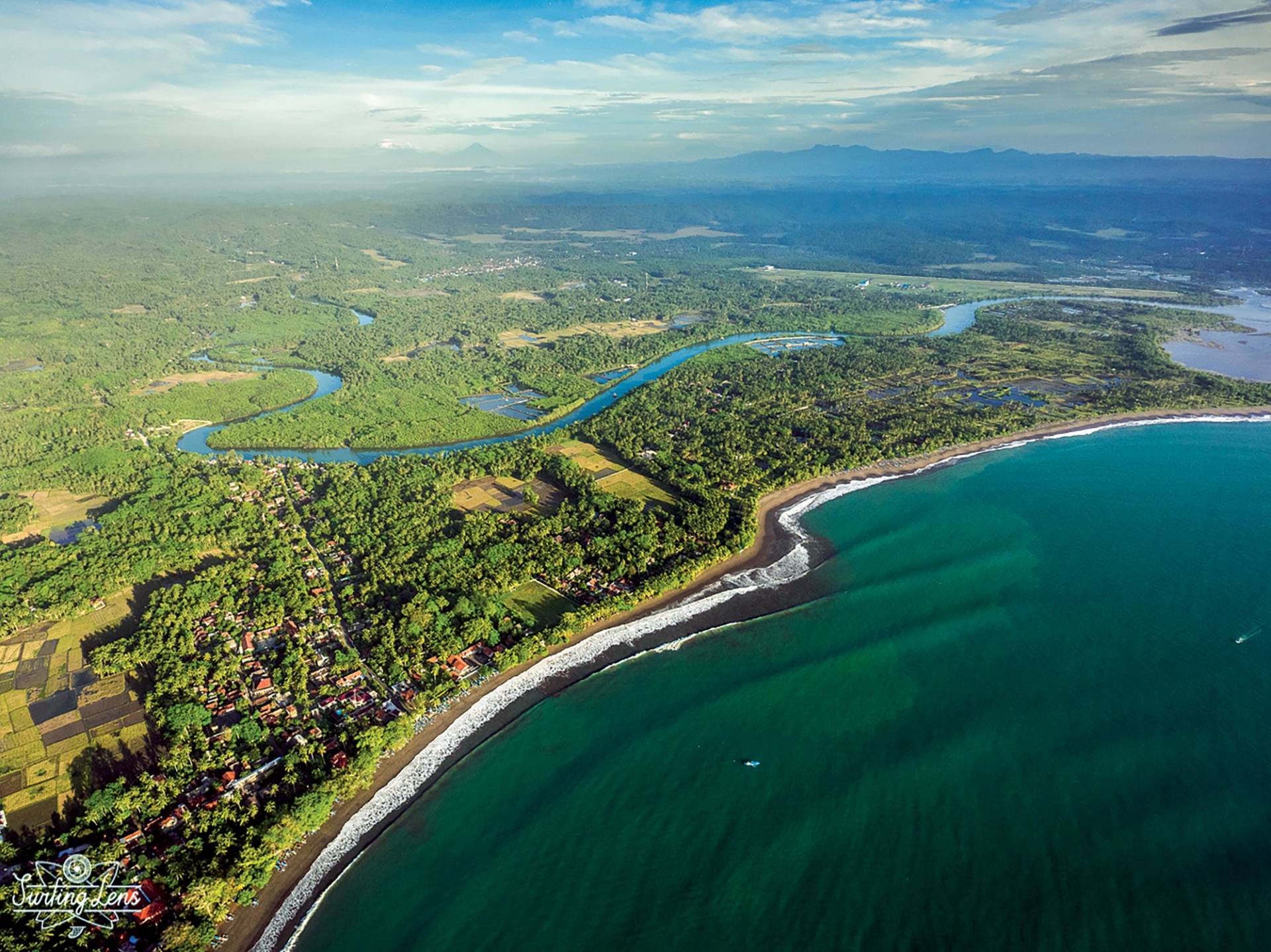 Batu Karas Reef by Jenya Ivkov (Surfinglens)