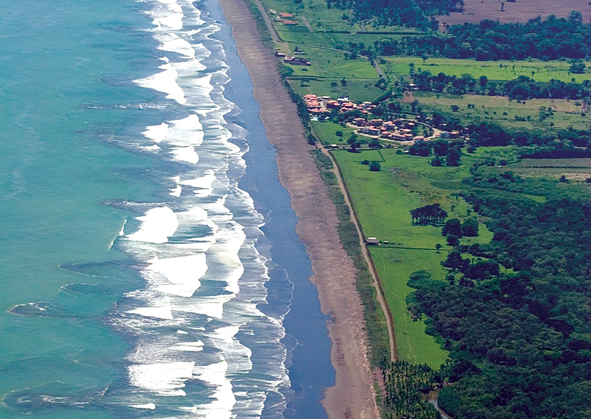 Playa Matapalo by Bluetrailz.com