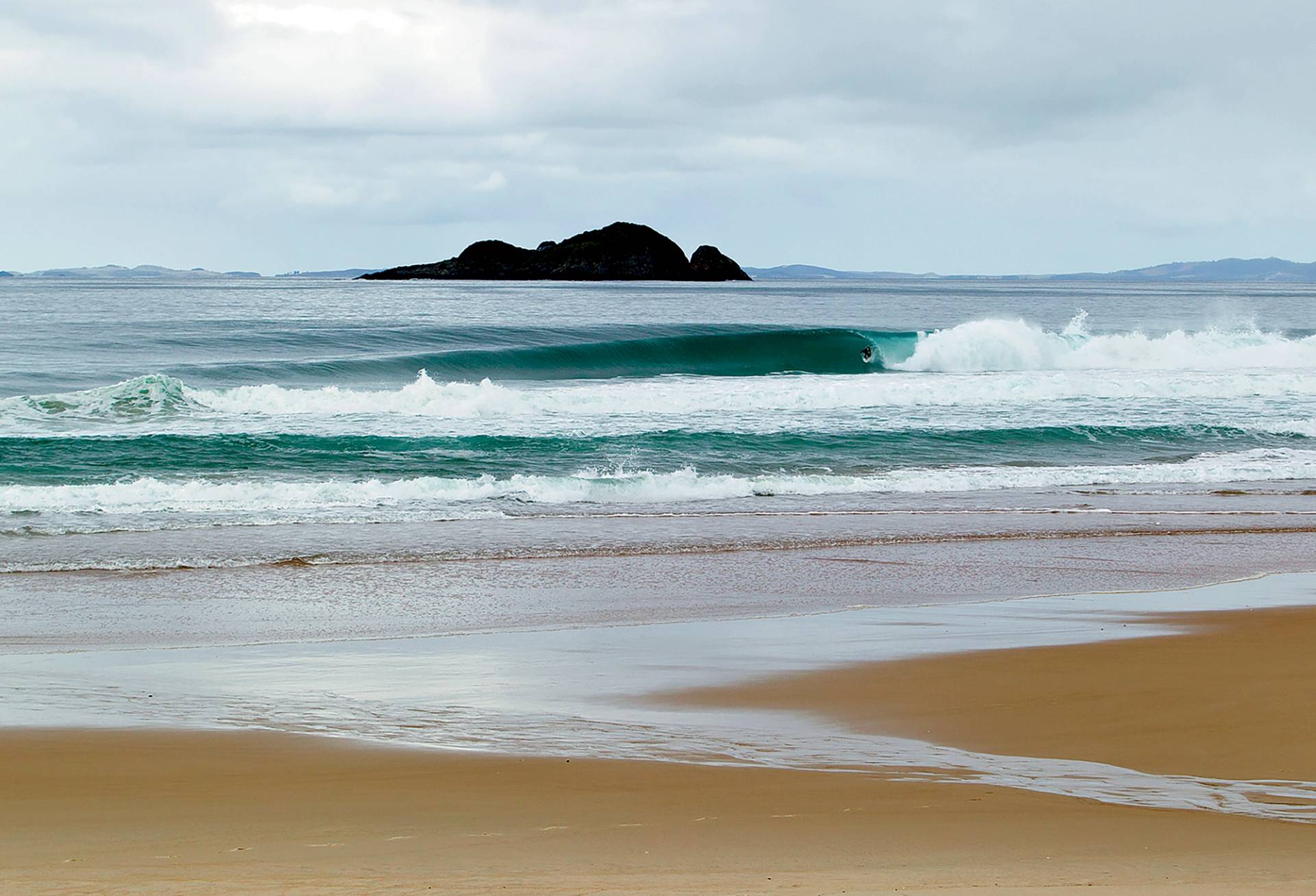 Henderson Bay by Andrew Sheild