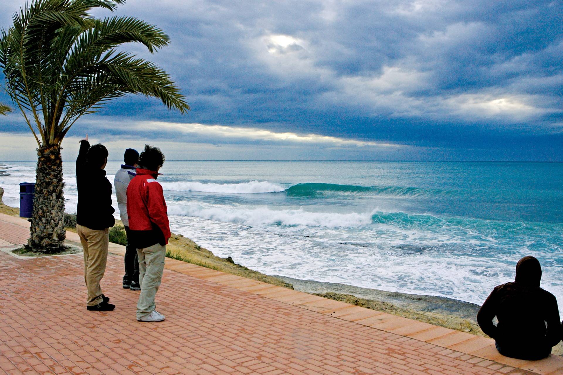 Platja de San Juan, Valencia by Gecko