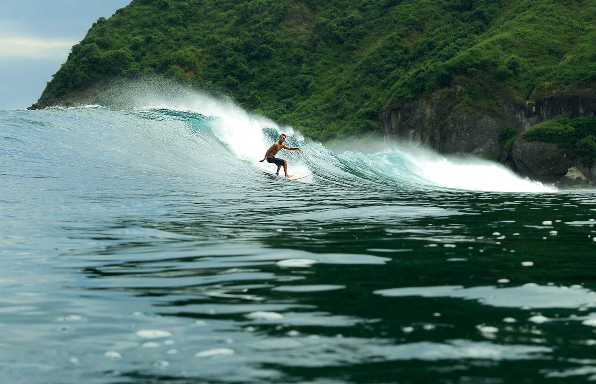 Air Guling by KuraKuraSurfCamp.com