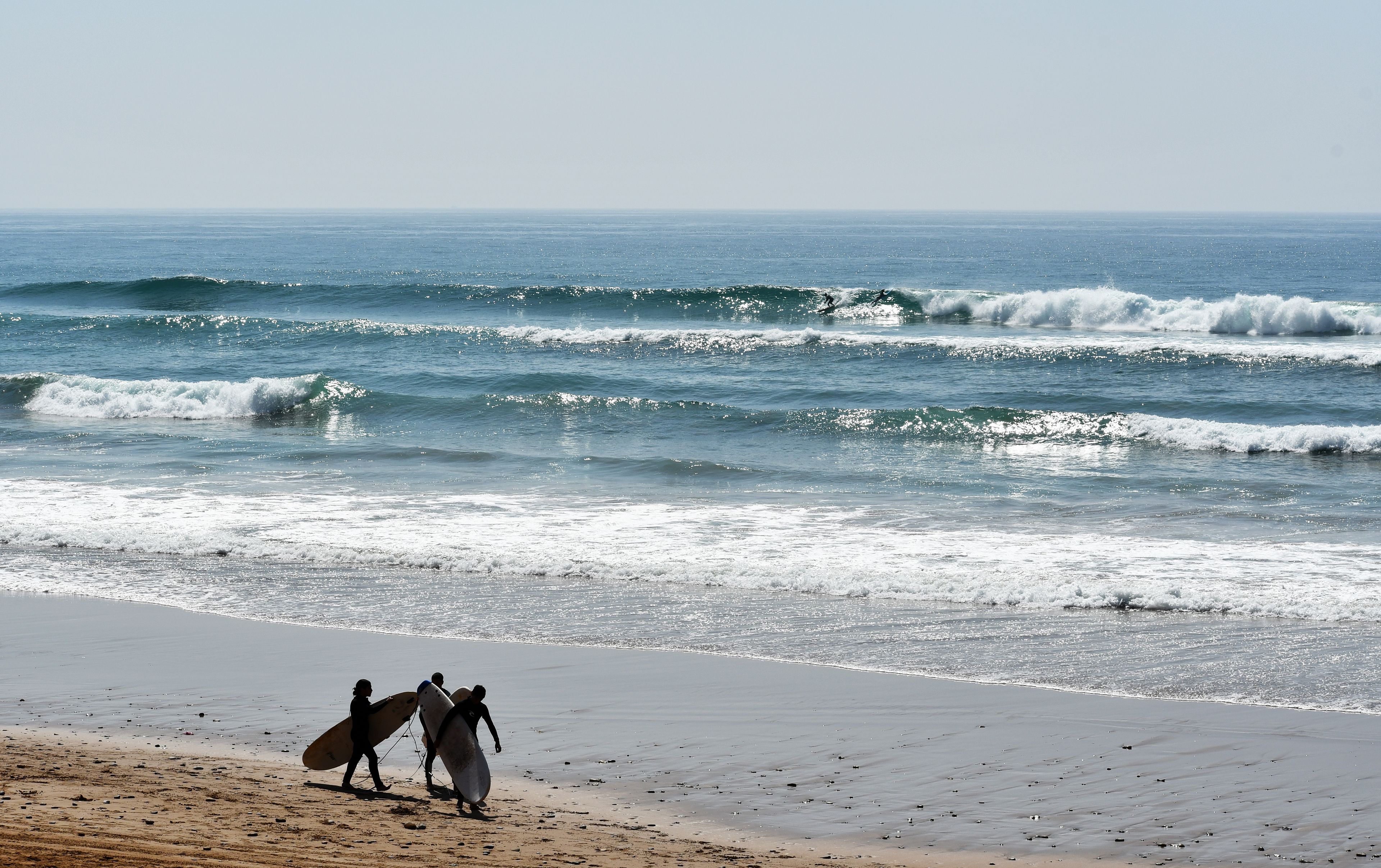 BLOHM×NOROLL “Beach Surfers” KM 12 Surf Guide (Taghazout, Morocco) – Wave Info & Tips