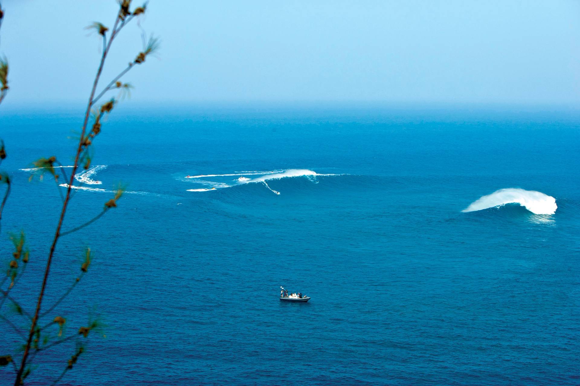 Peahi - Jaws by Ben Thouard