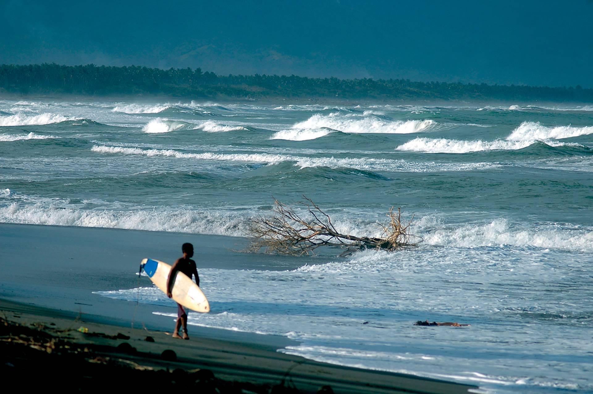 Sabang Beach by Kage Gozun