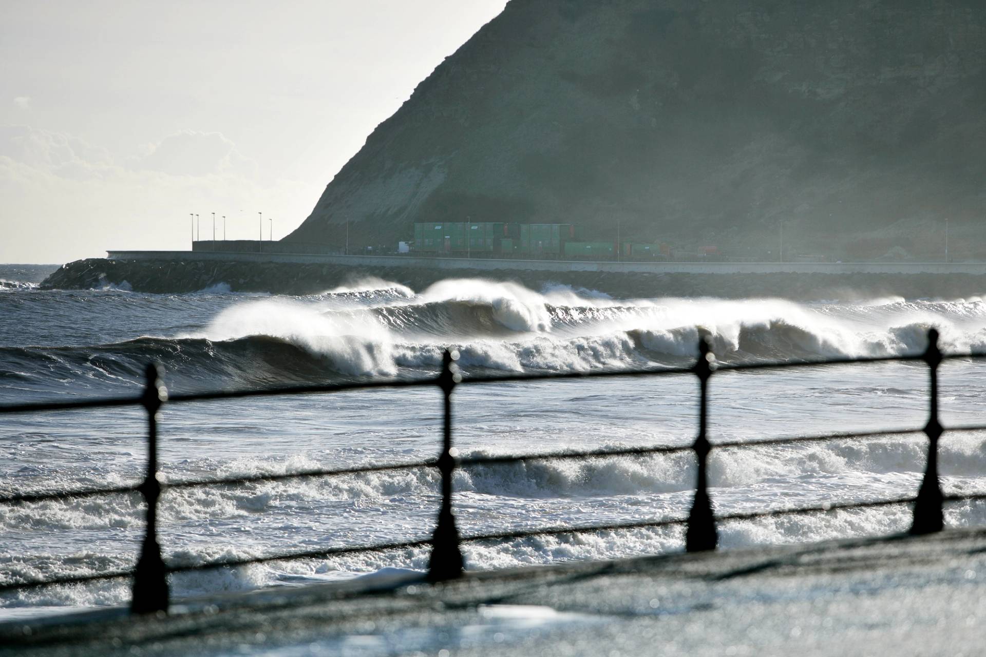 Scarborough - North Bay by Al Mackinnon