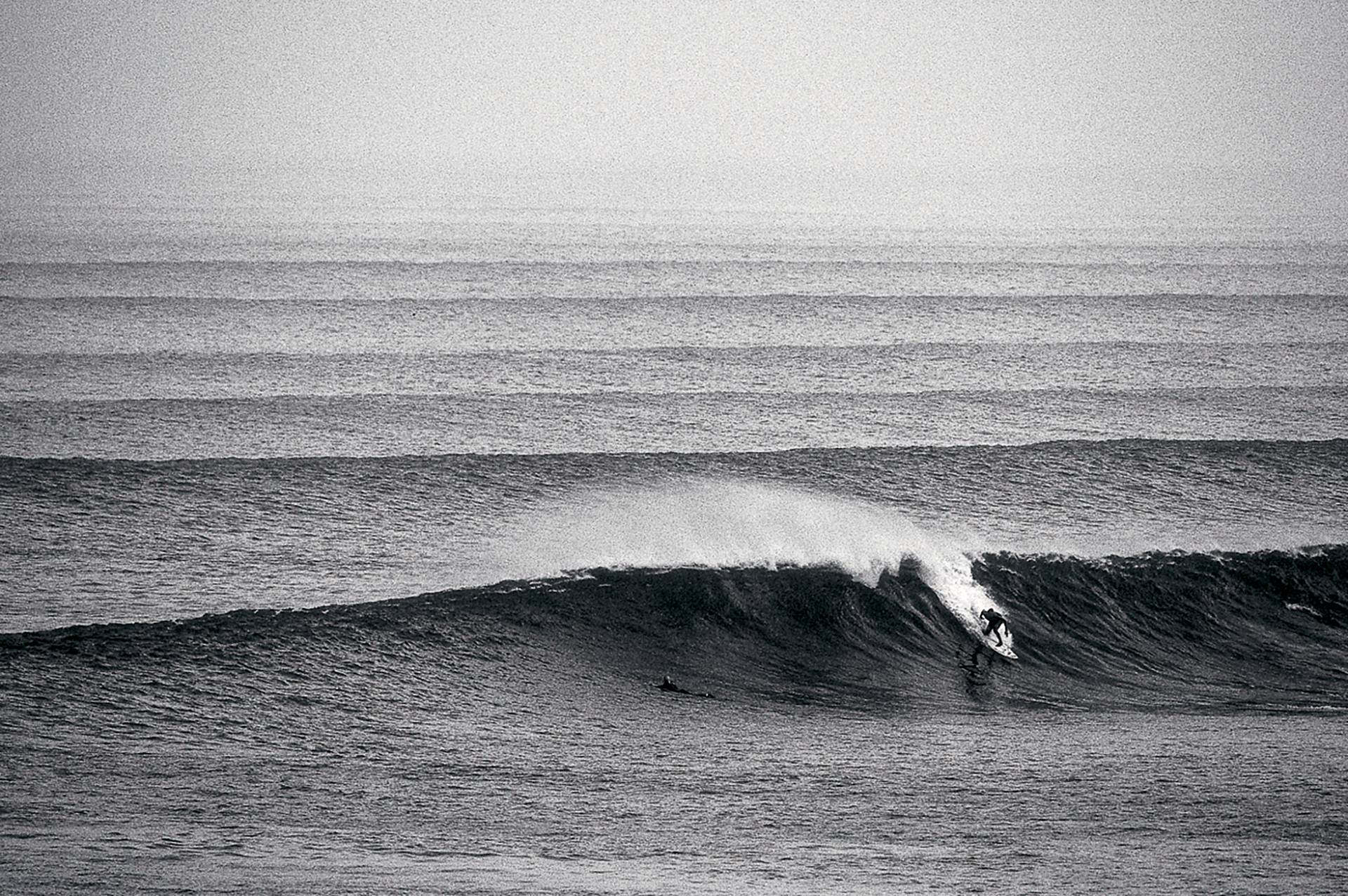 Bundoran - The Peak by Roger Sharp