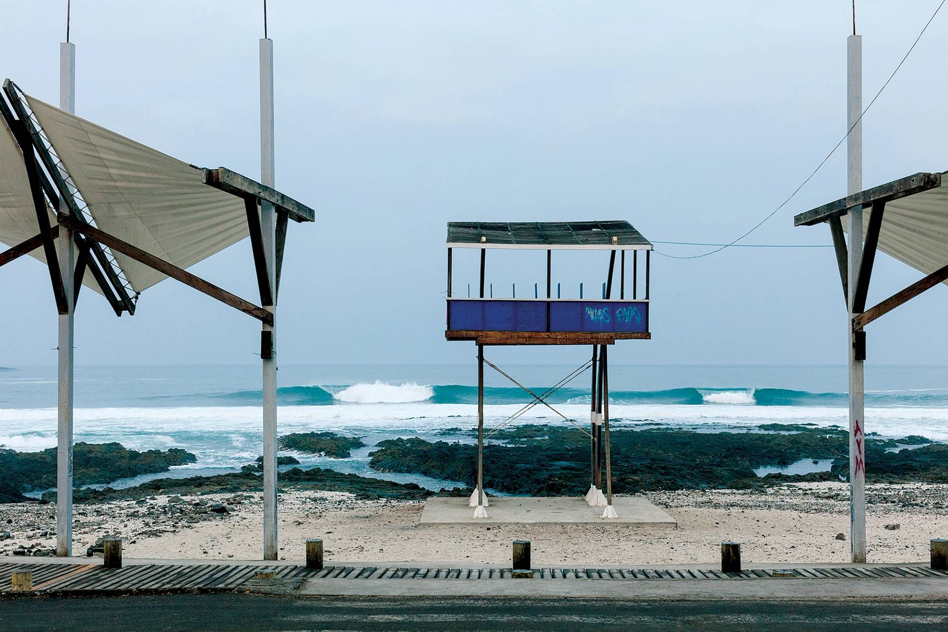 Las Urracas and Colegio by Ricardo Bravo