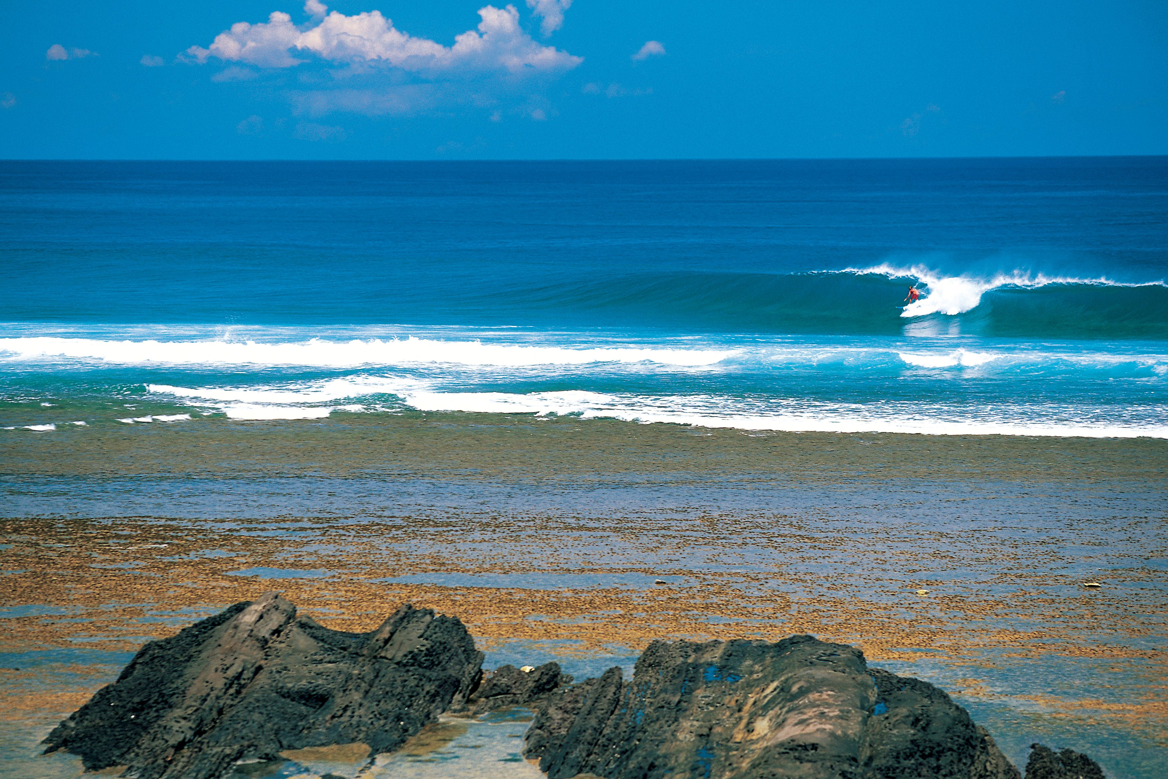 Surfing in Philippines – Guide to Best Surf Spots & Seasons ...