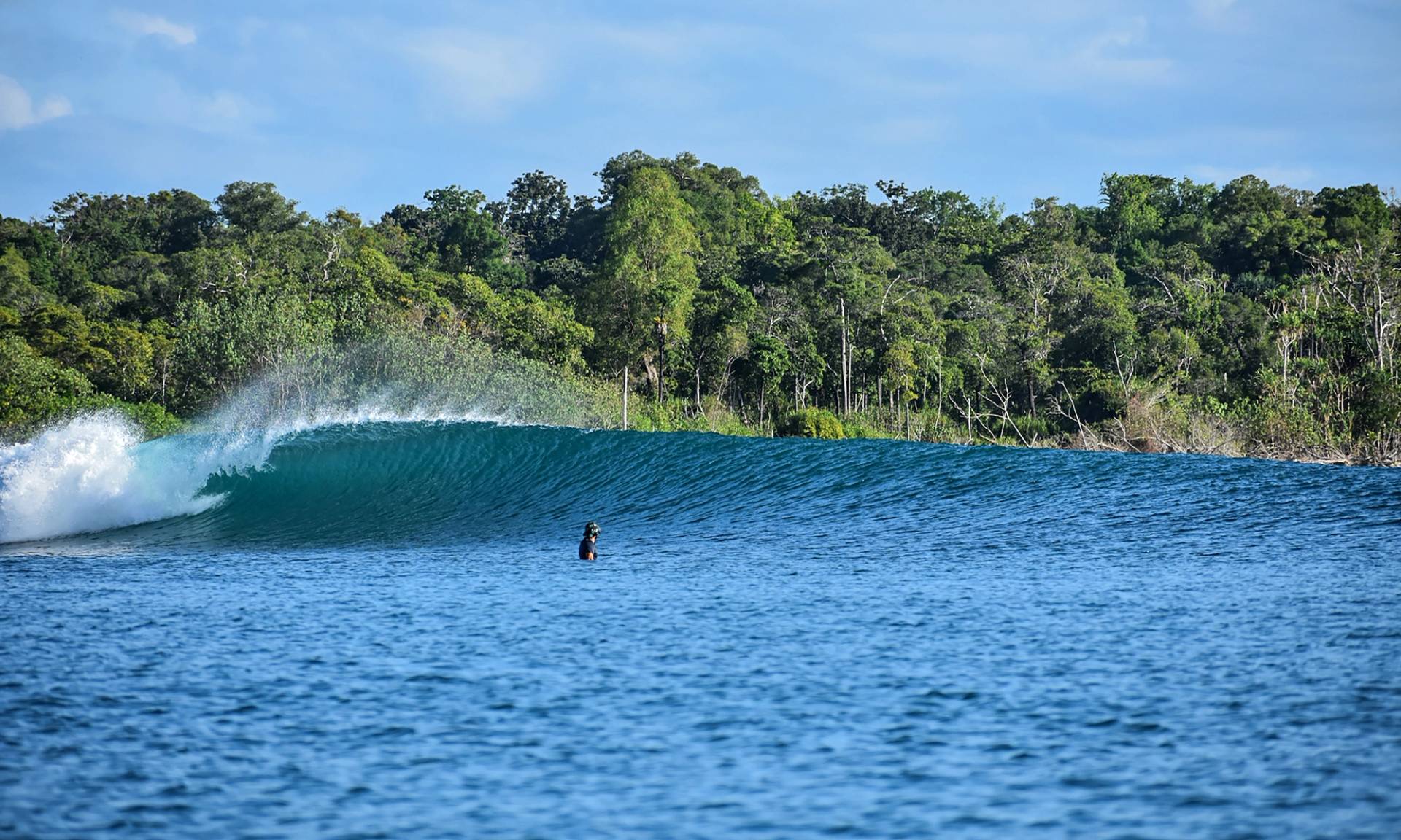 Dindos by Banyak Surf Resort