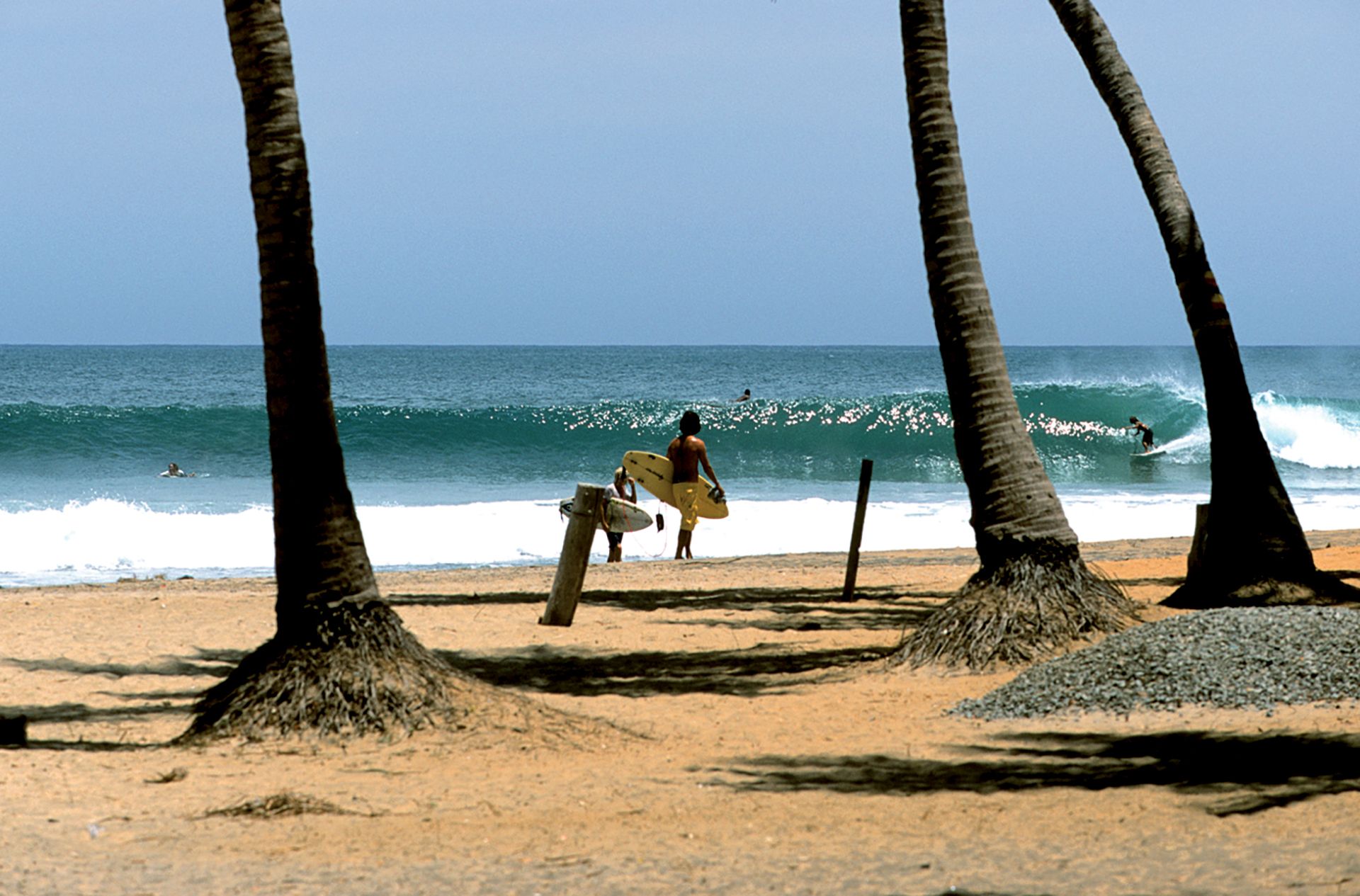Surfing in Sri Lanka – Guide to Best Surf Spots & Seasons | Stormrider ...