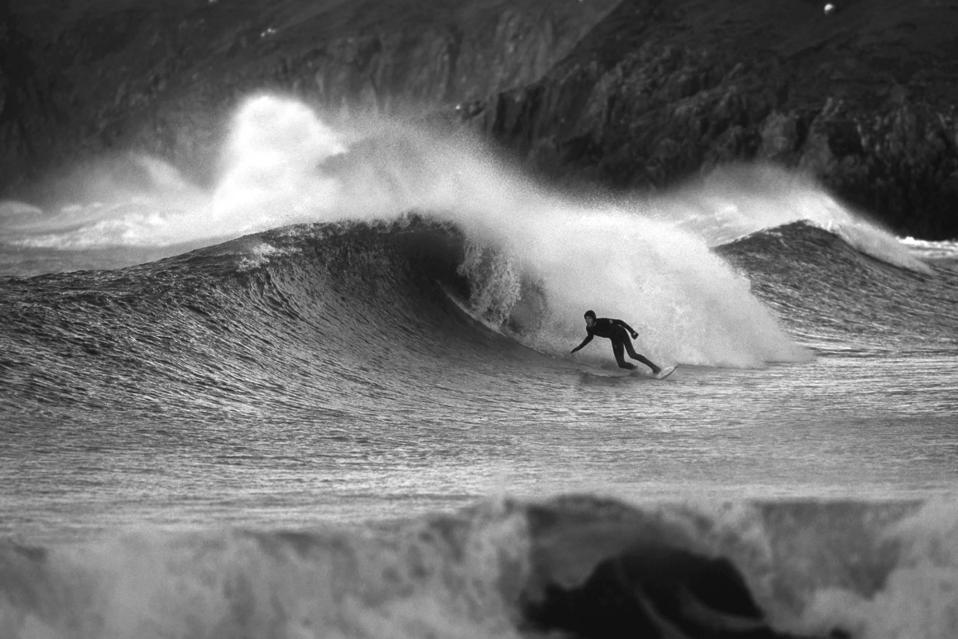 Whistling Sands / Porth Oer by Martin Turtle