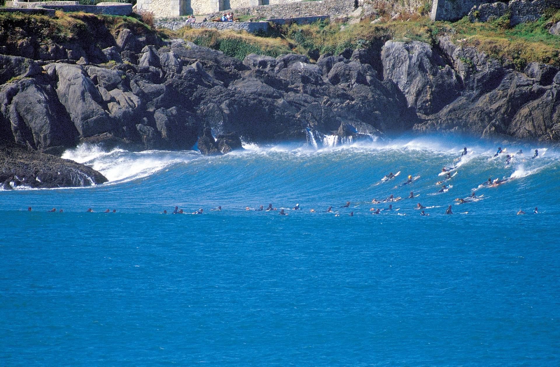 Mundaka by Jakue Andikoetxea