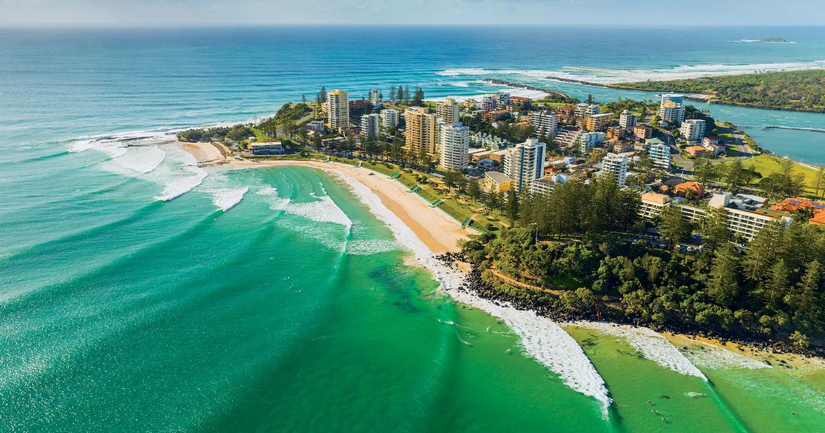 Snapy Rocks Surfing Snapper Rocks Surf Guide (Gold Coast, Queensland) – Wave Info & Tips ...