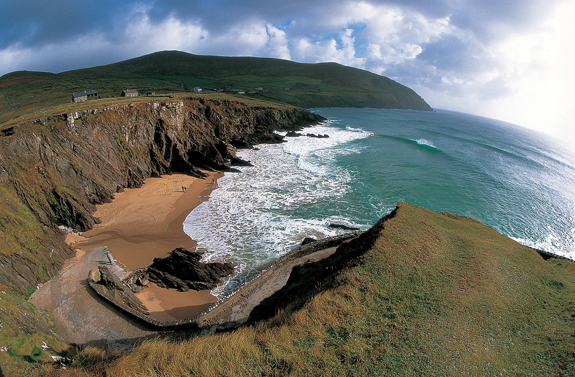 Coumeenole by Rob Gilley