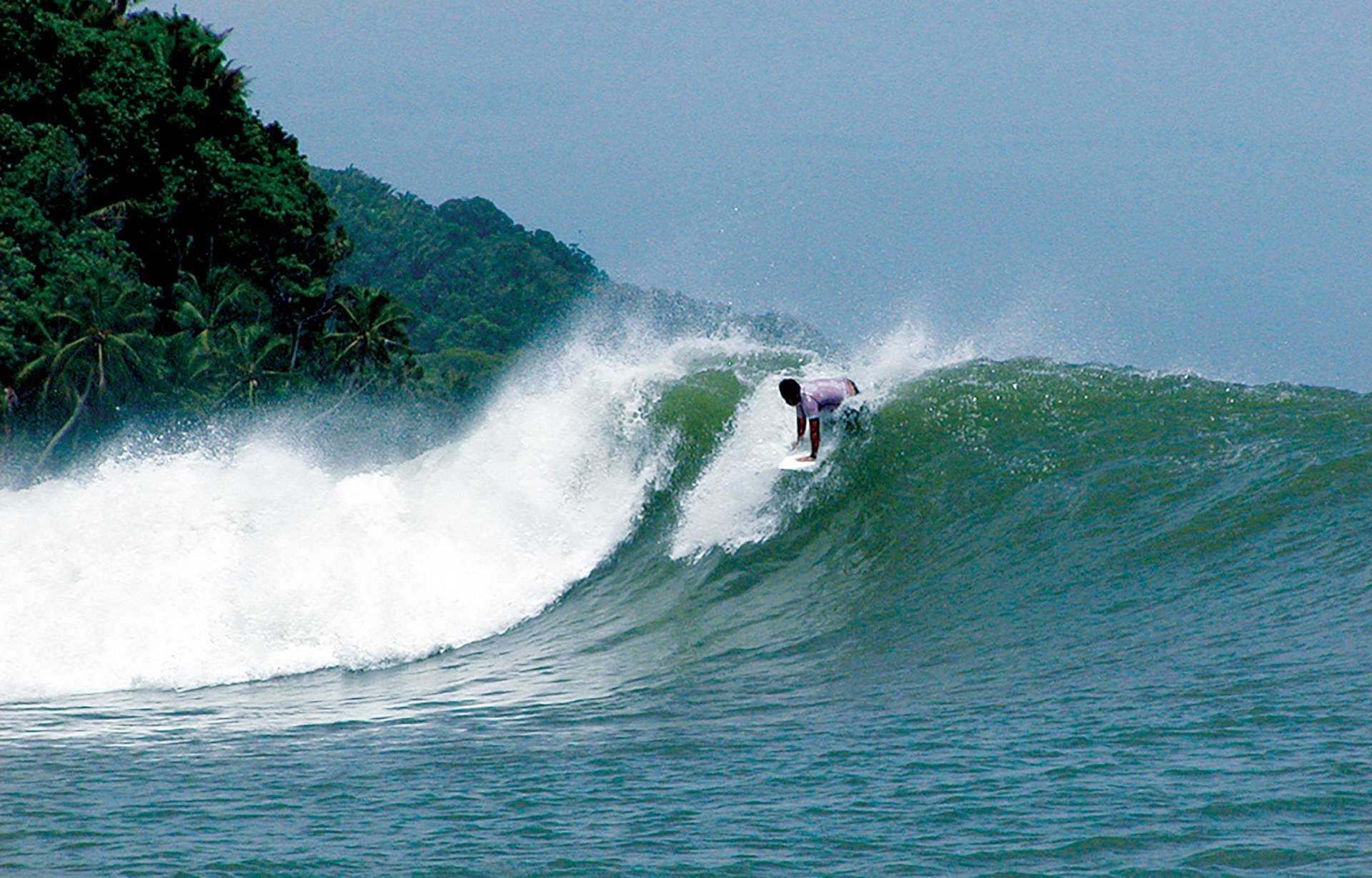 Honduras - Gulf of Fonseca by Wavehunters.com