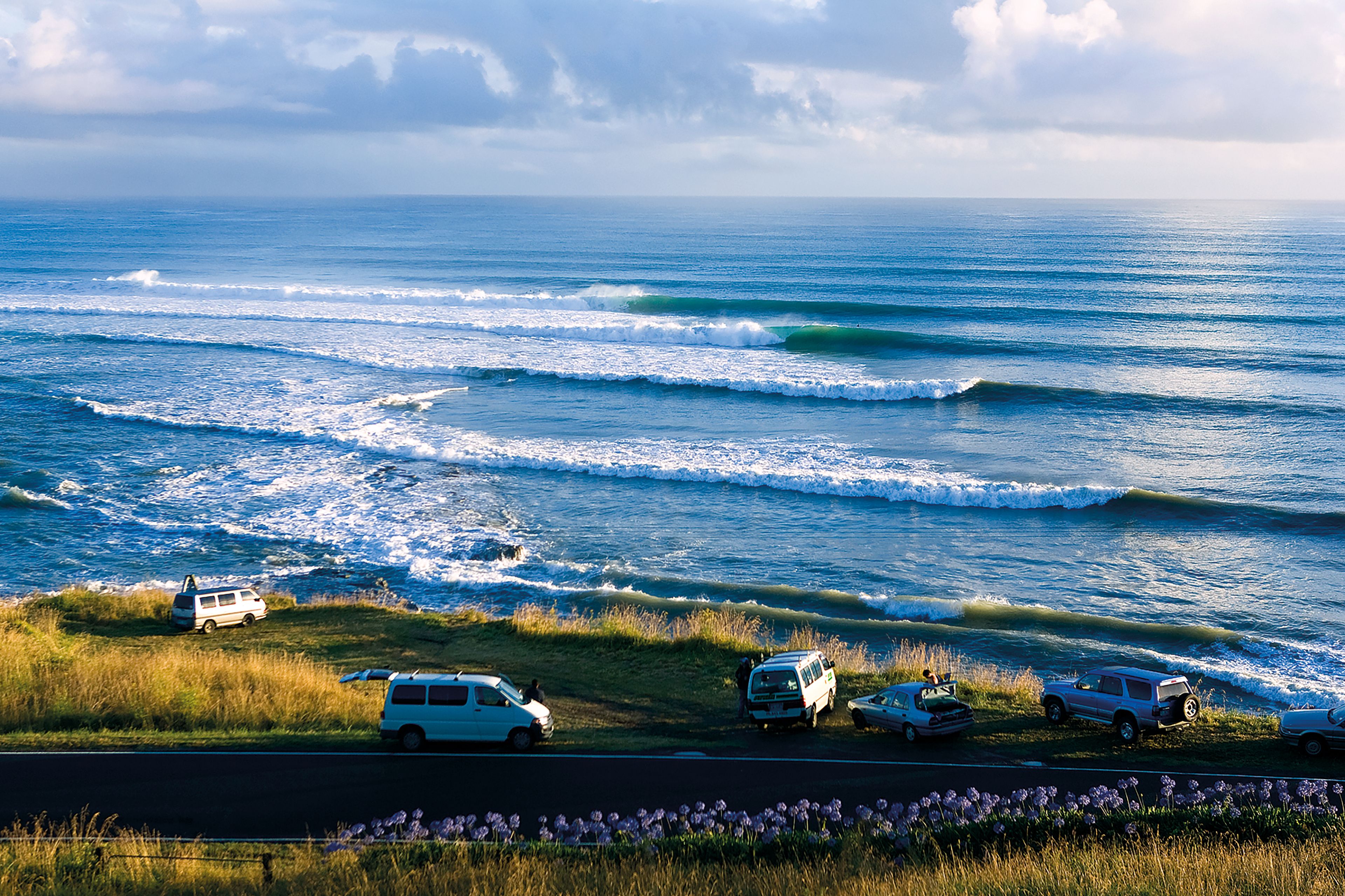 Surfing in New Zealand – Guide to Best Surf Spots & Seasons ...
