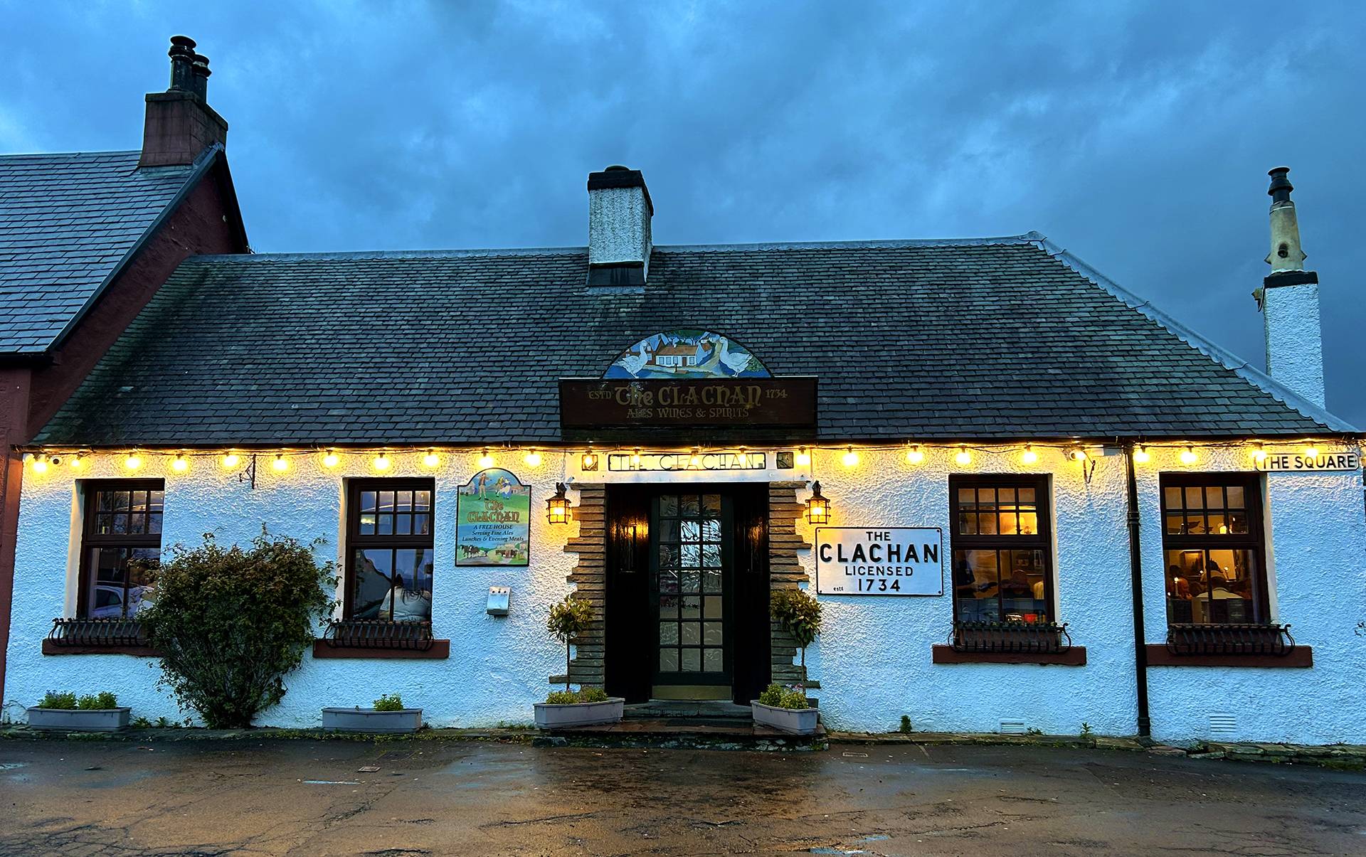 Scotland travel Oldest Pub by Ollie Fitzjones