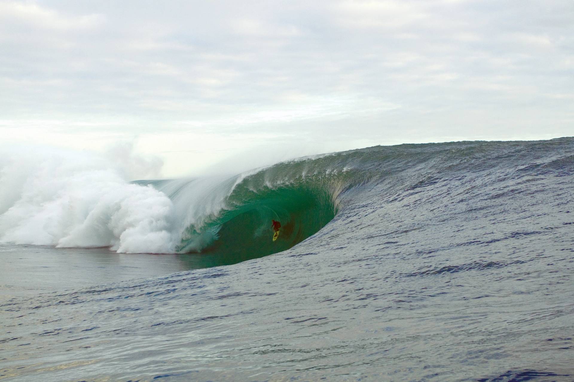 Teahupoo by Jason Feast