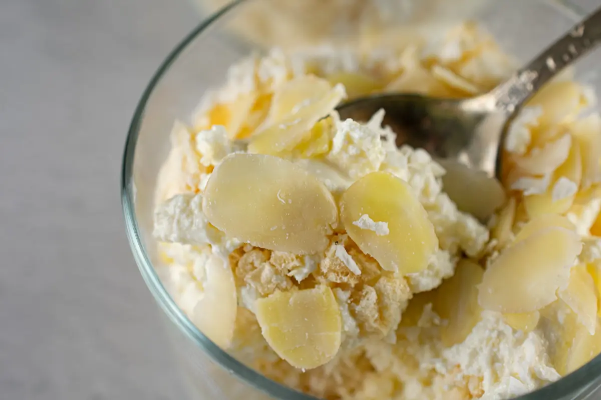 Raffaello desertas stiklinėje