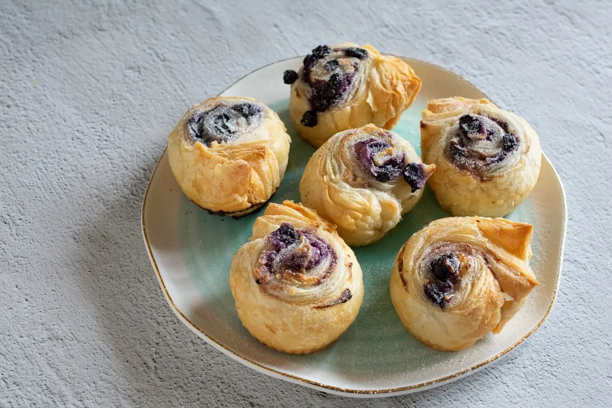 Greiti pyragėliai su kreminiu sūreliu