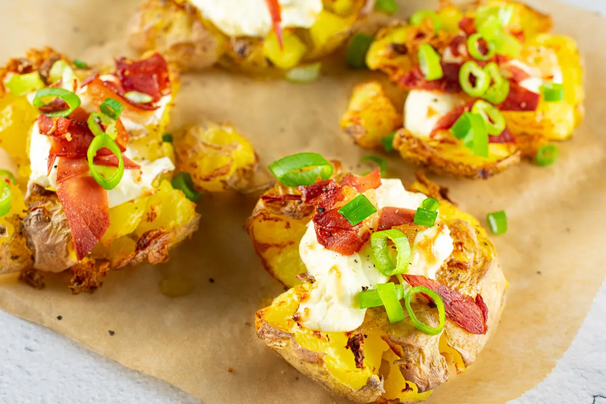 Traiškytos bulvytės su kreminiu sūriu ir šonine