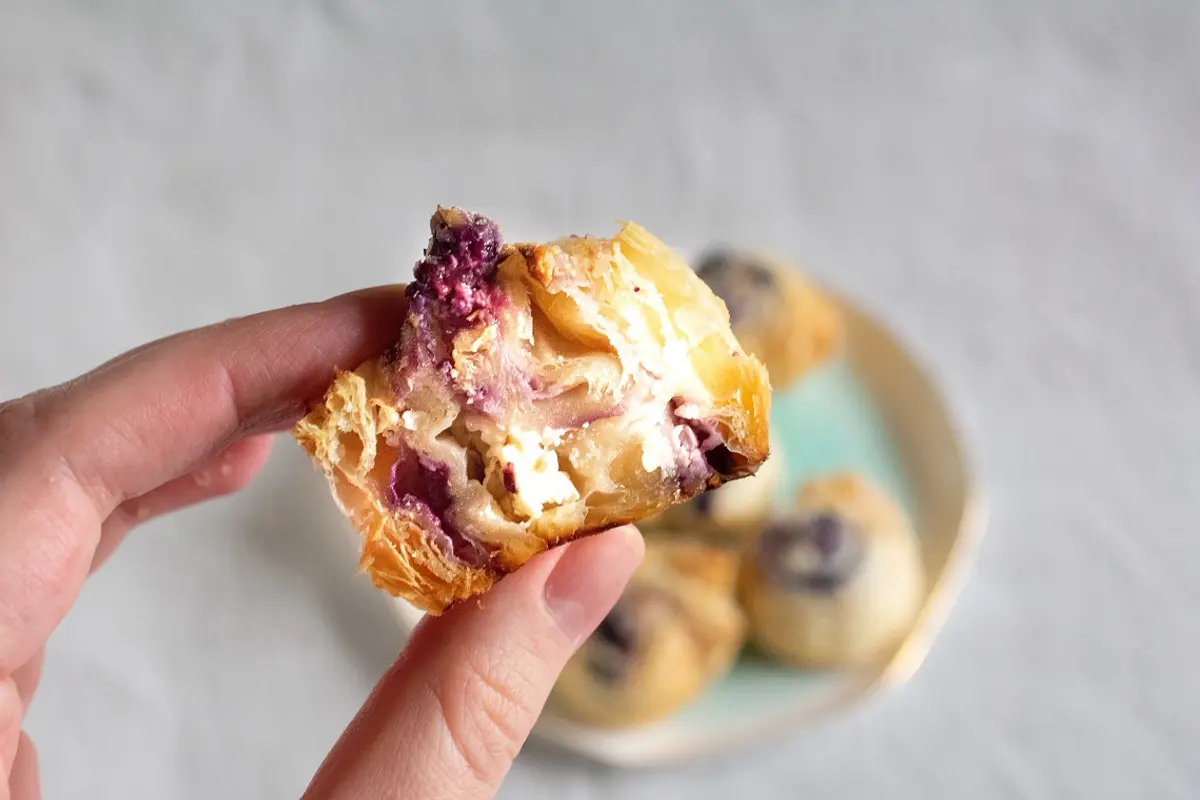 Greiti pyragėliai su kreminiu sūreliu