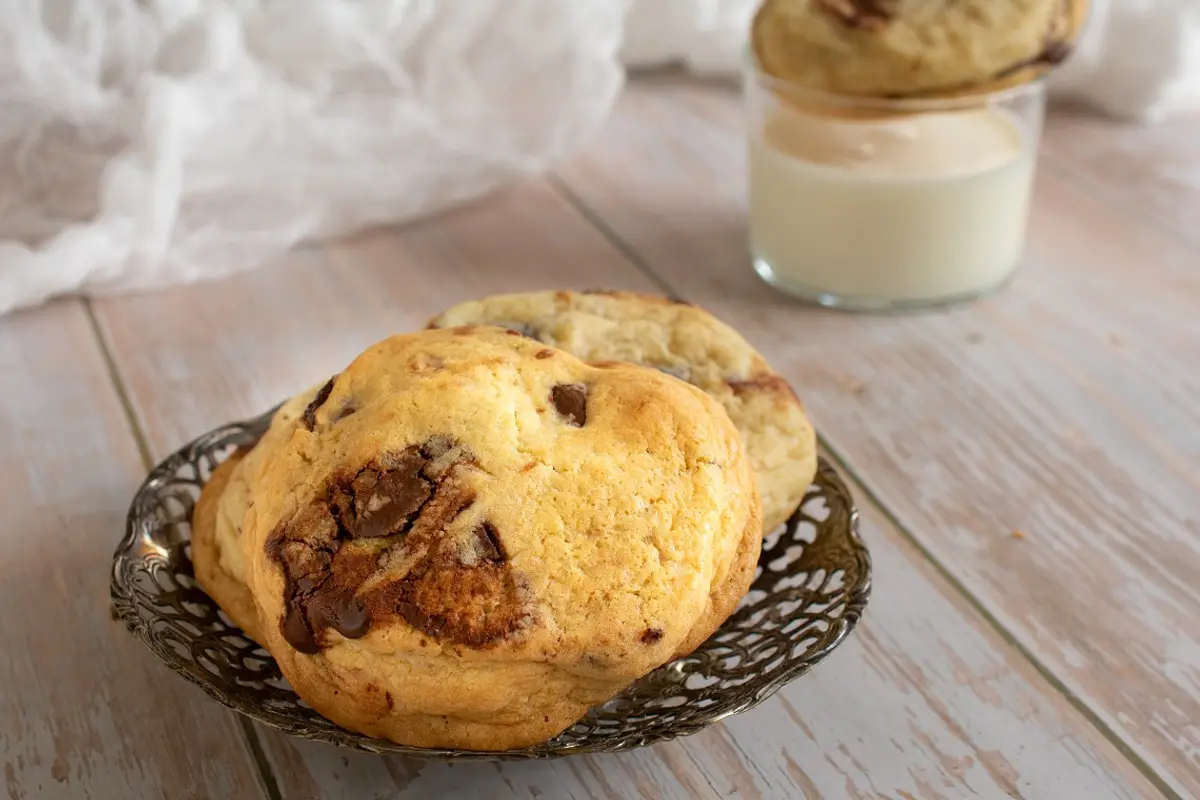 Minkšti sausainiai su šokoladu