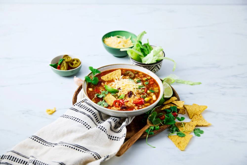 Tacosuppe med hjemmelaget tortillachips