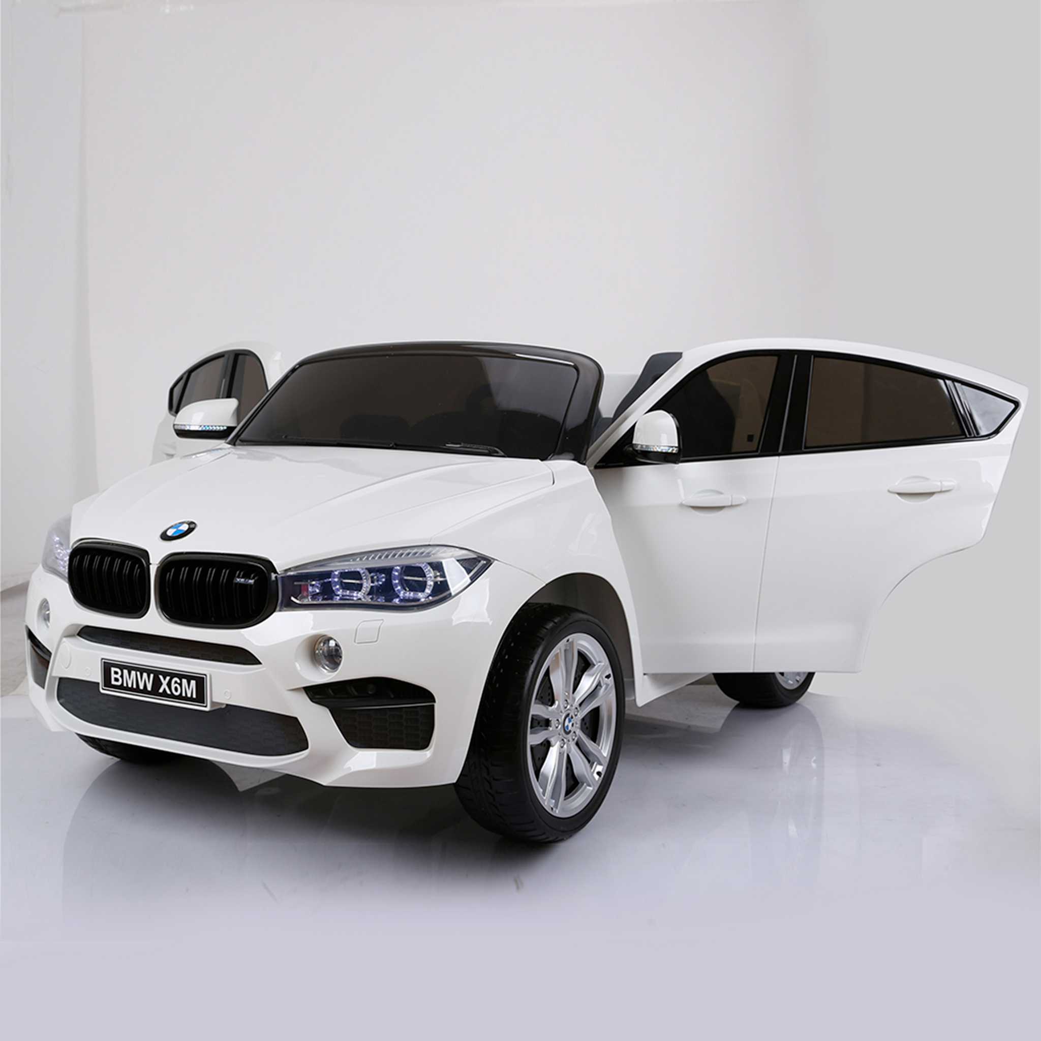 Bmw X6 M elettrica per bambini a 12V con 2 posti - 13