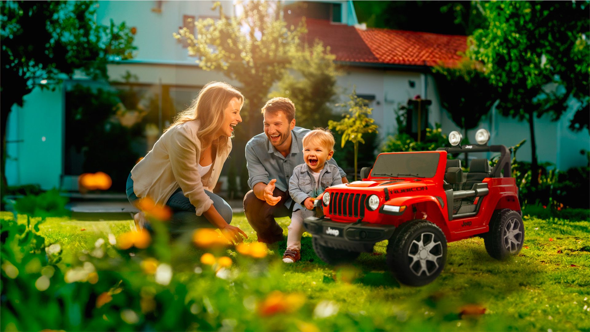 Une famille heureuse avec une voiture électrique