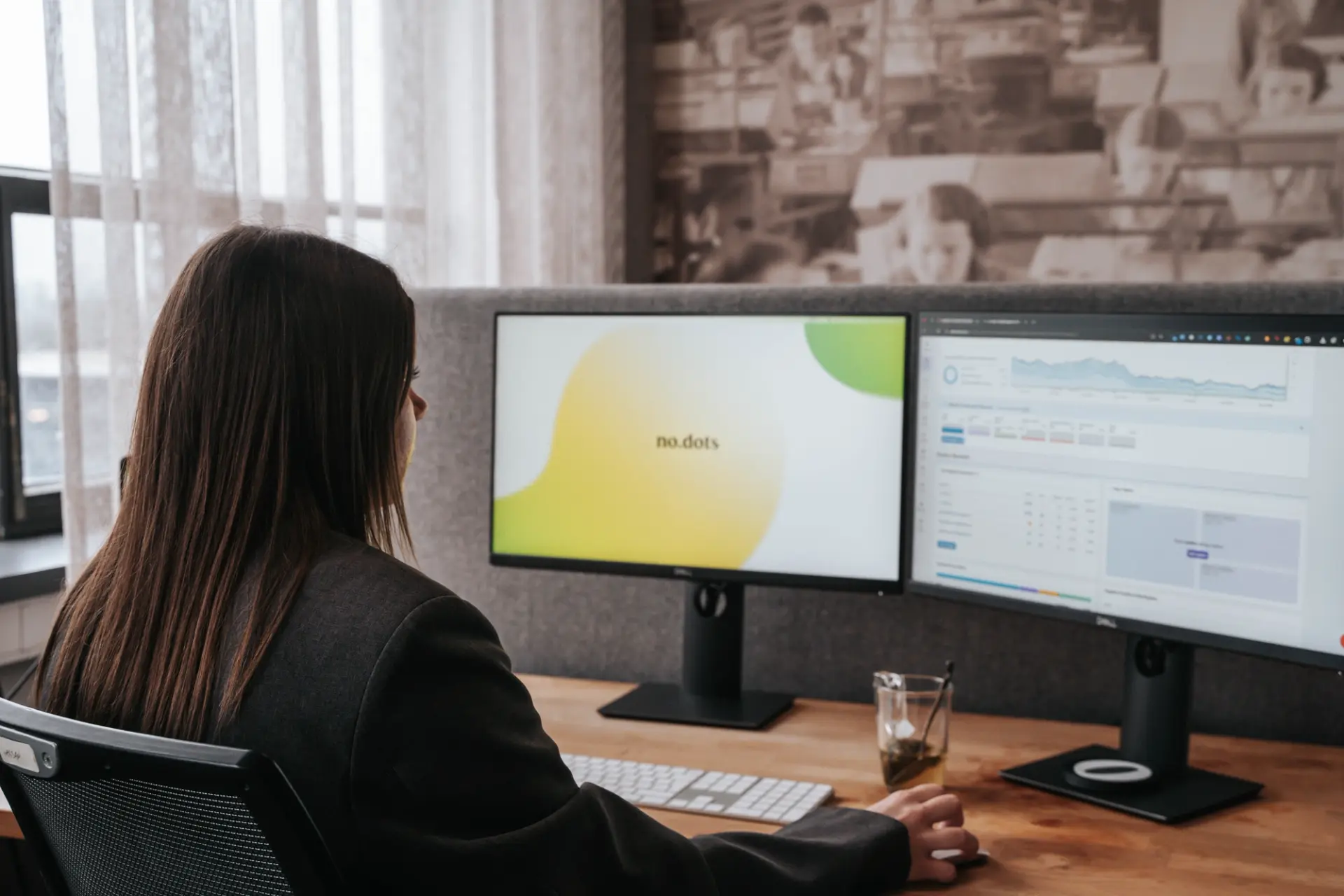 SEO-specialist Britt aan het werk 