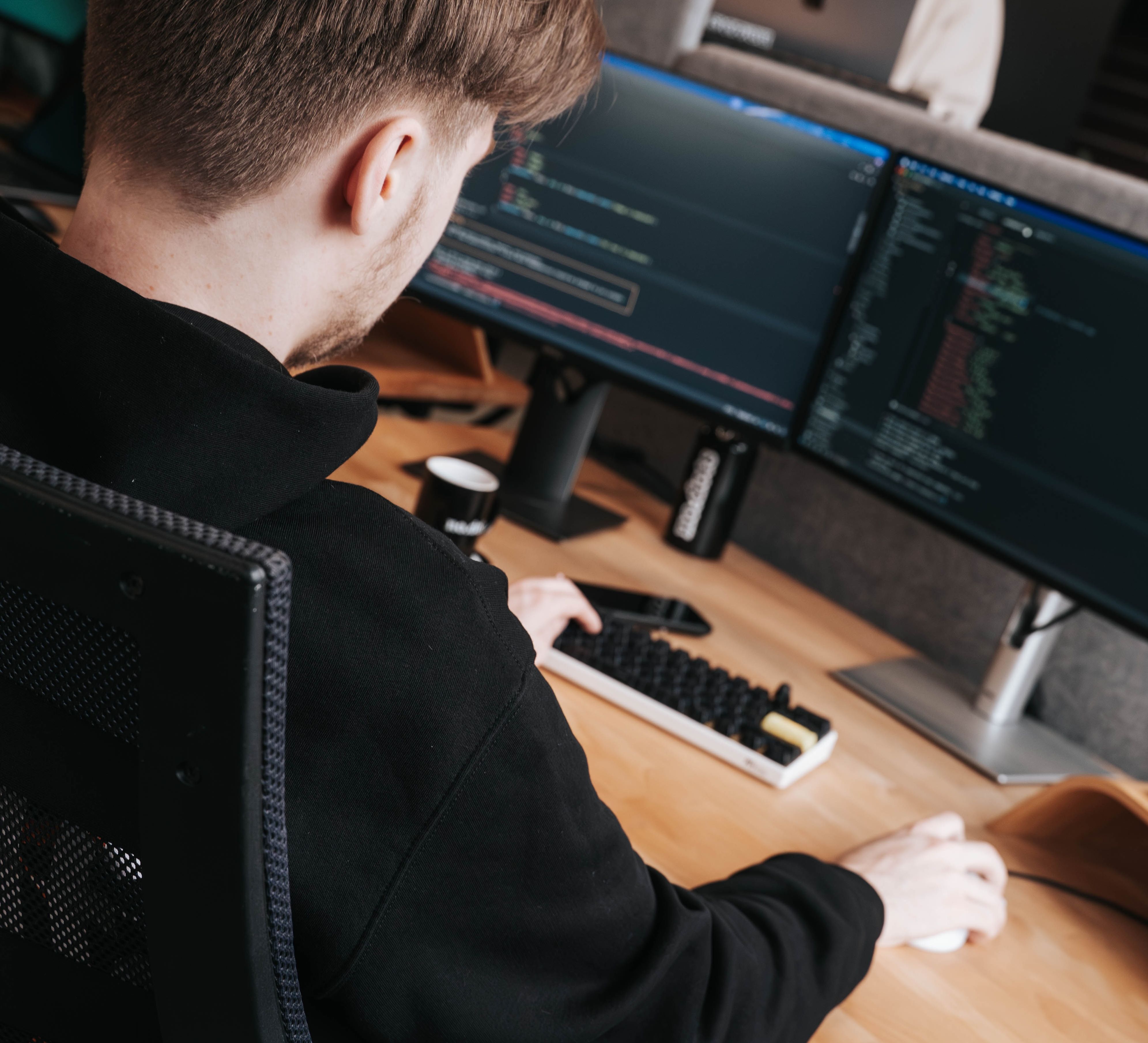 Developer doet een technische check - Laurens