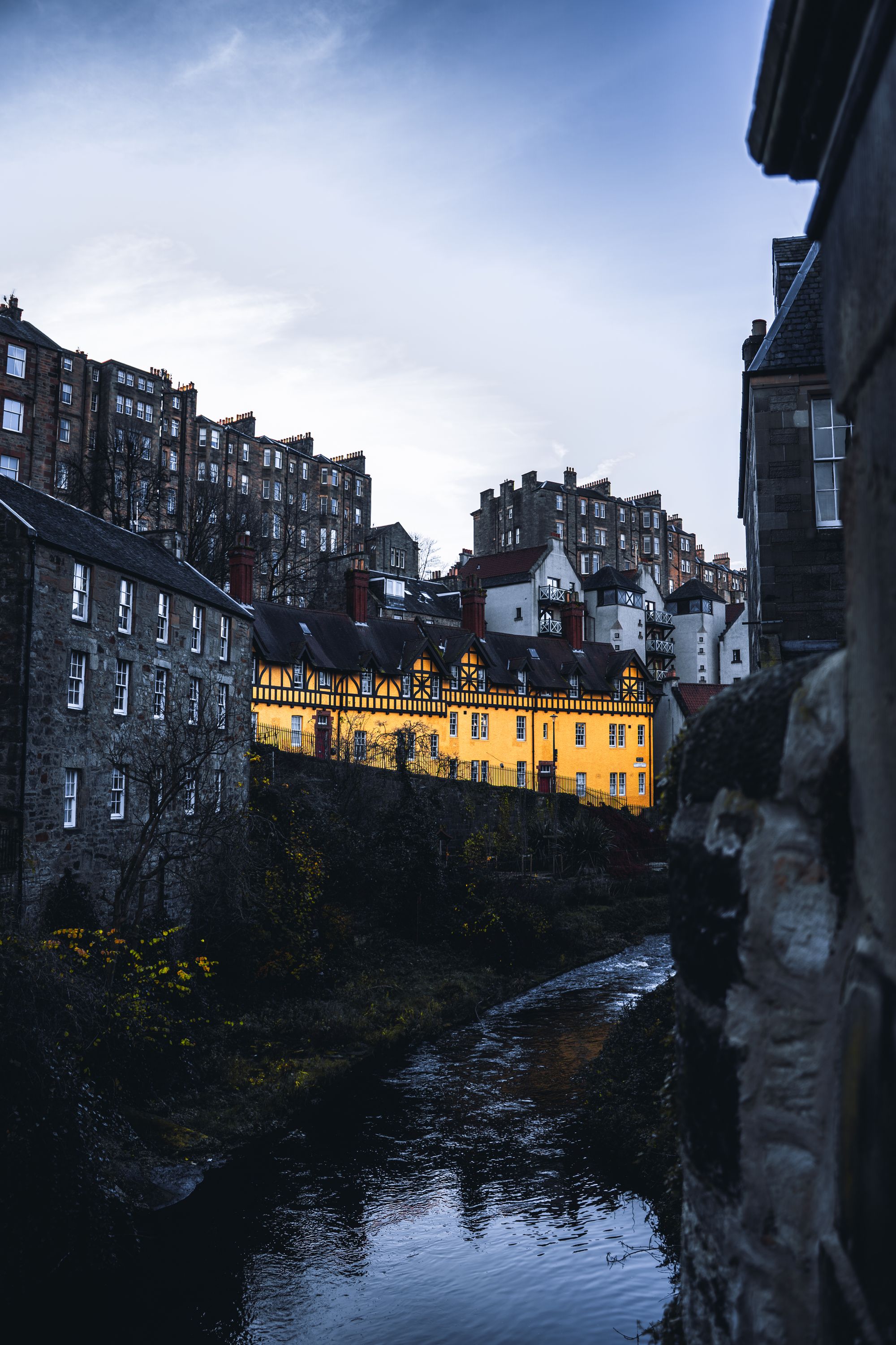 Dean Village - The riverside Light, fine art print från Edinburgh, Skottland