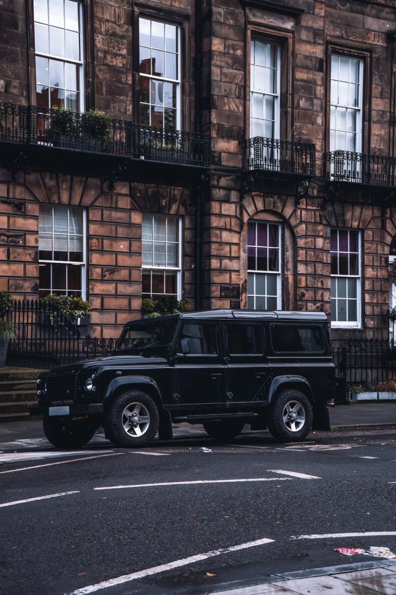 The Defender – Parked in time, Edinburgh, Skottland