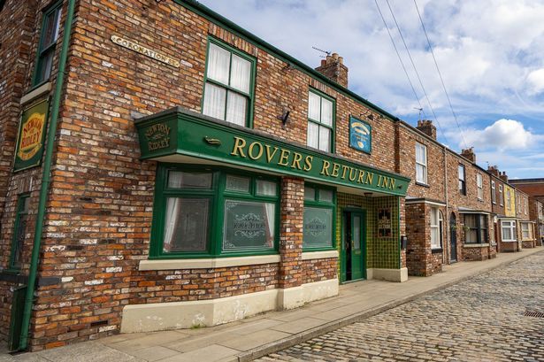 Coronation Street Fans Buzz as Iconic Character Makes Spine-Chilling Comeback
