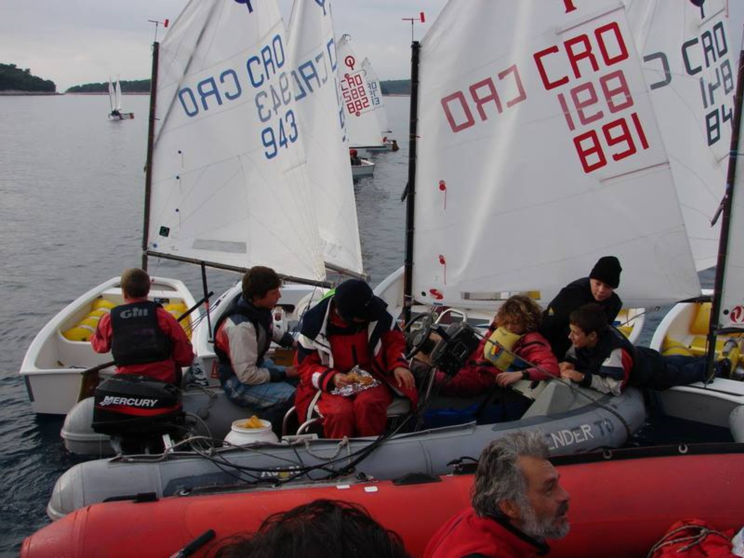 30. Međunarodna novogodišnja regata, Hvar, prosinac 2006. — fotografija 88 od 100