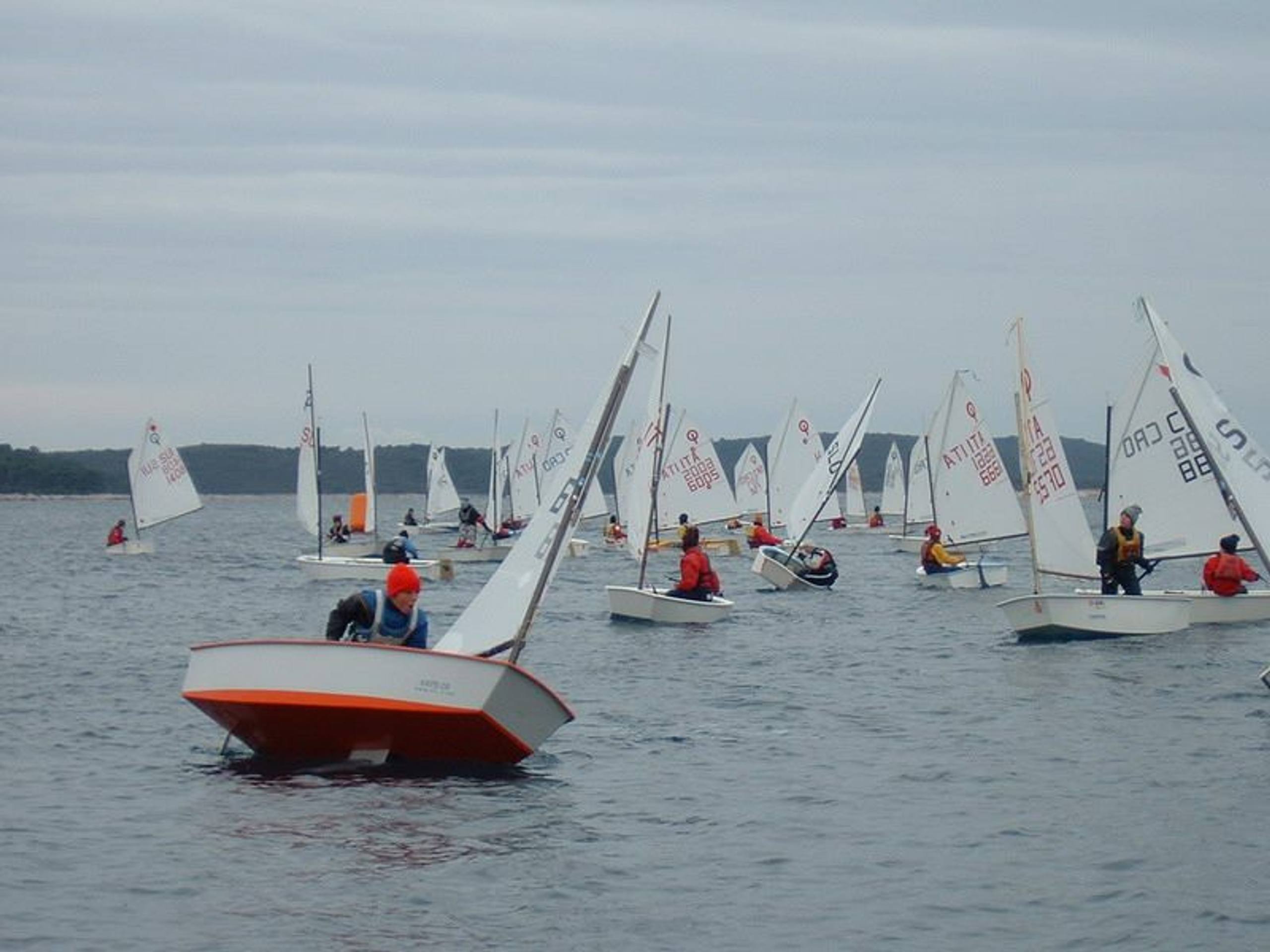 29. Međunarodna novogodišnja regata, Hvar, prosinac 2005. — fotografija 28 od 100