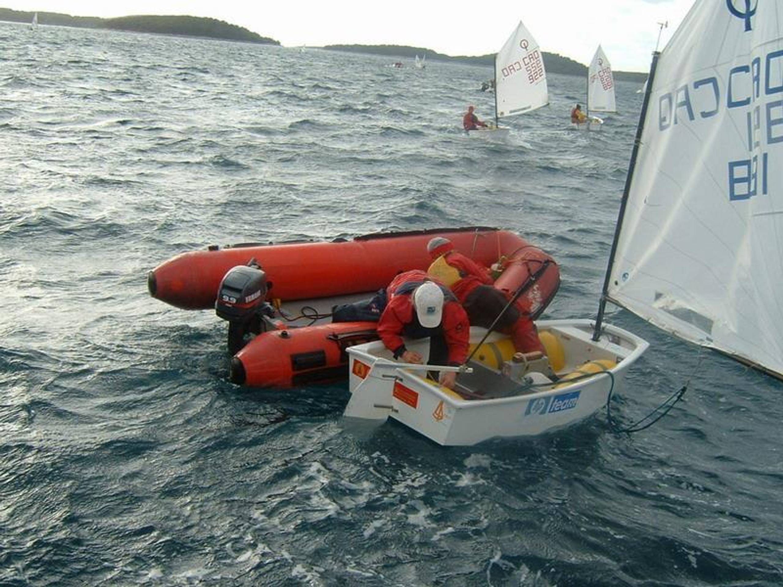 29. Međunarodna novogodišnja regata, Hvar, prosinac 2005. — fotografija 34 od 100