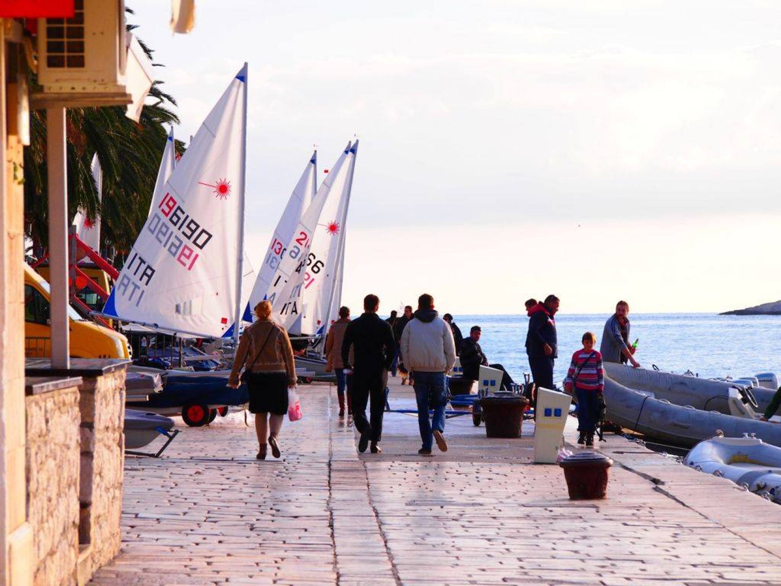 36. Međunarodna novogodišnja regata — Laser, Hvar, prosinac 2012. — fotografija 13 od 77
