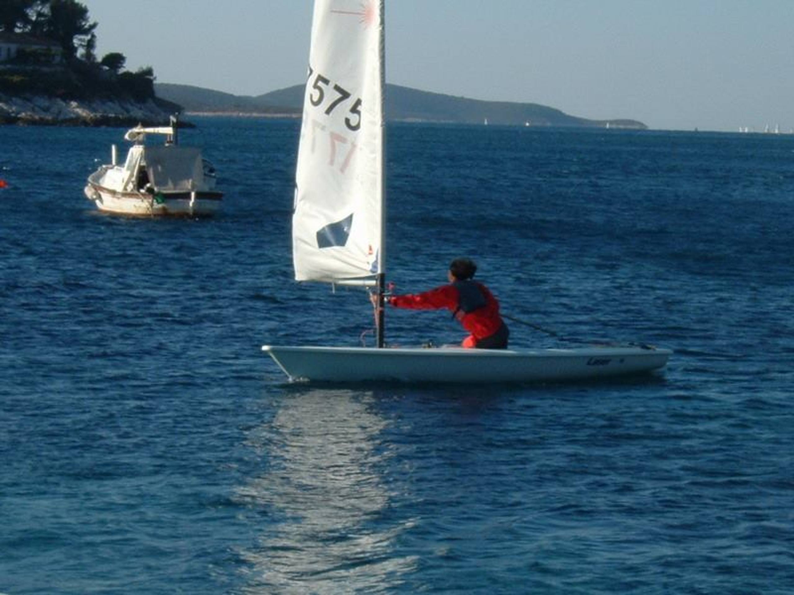 28. Međunarodna novogodišnja regata, Hvar, prosinac 2004. — fotografija 76 od 105