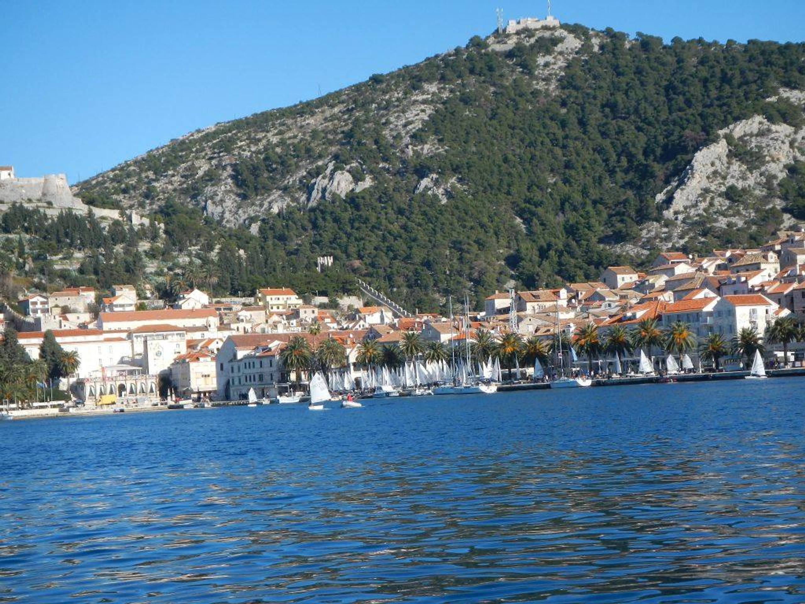 36. Međunarodna novogodišnja regata — Prvenstvo Hrvatske u klasi Optimist, Hvar, prosinac 2012. — fotografija 30 od 65