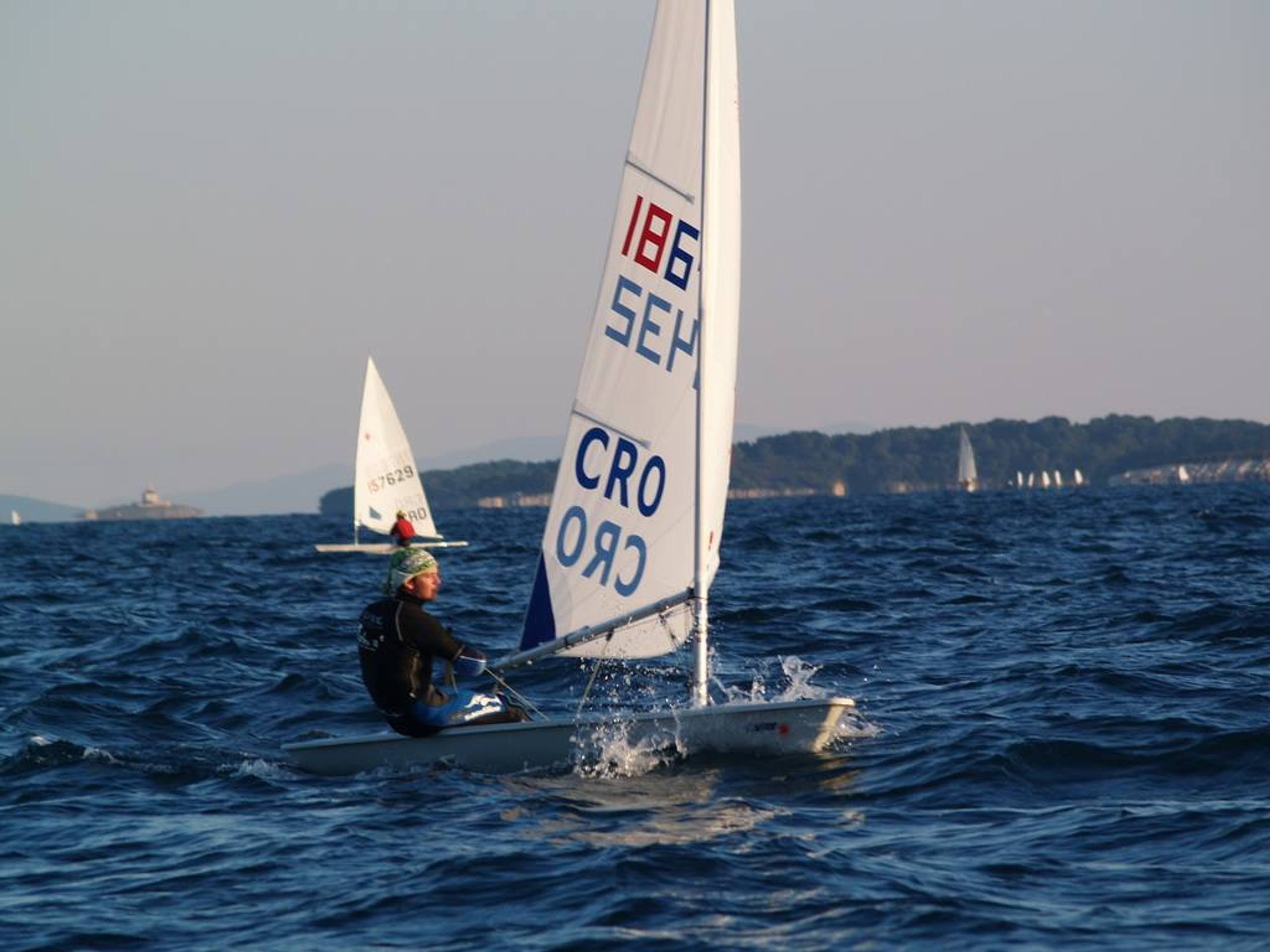 34. Međunarodna novogodišnja regata — K&B, Hvar, prosinac 2010. — fotografija 46 od 50
