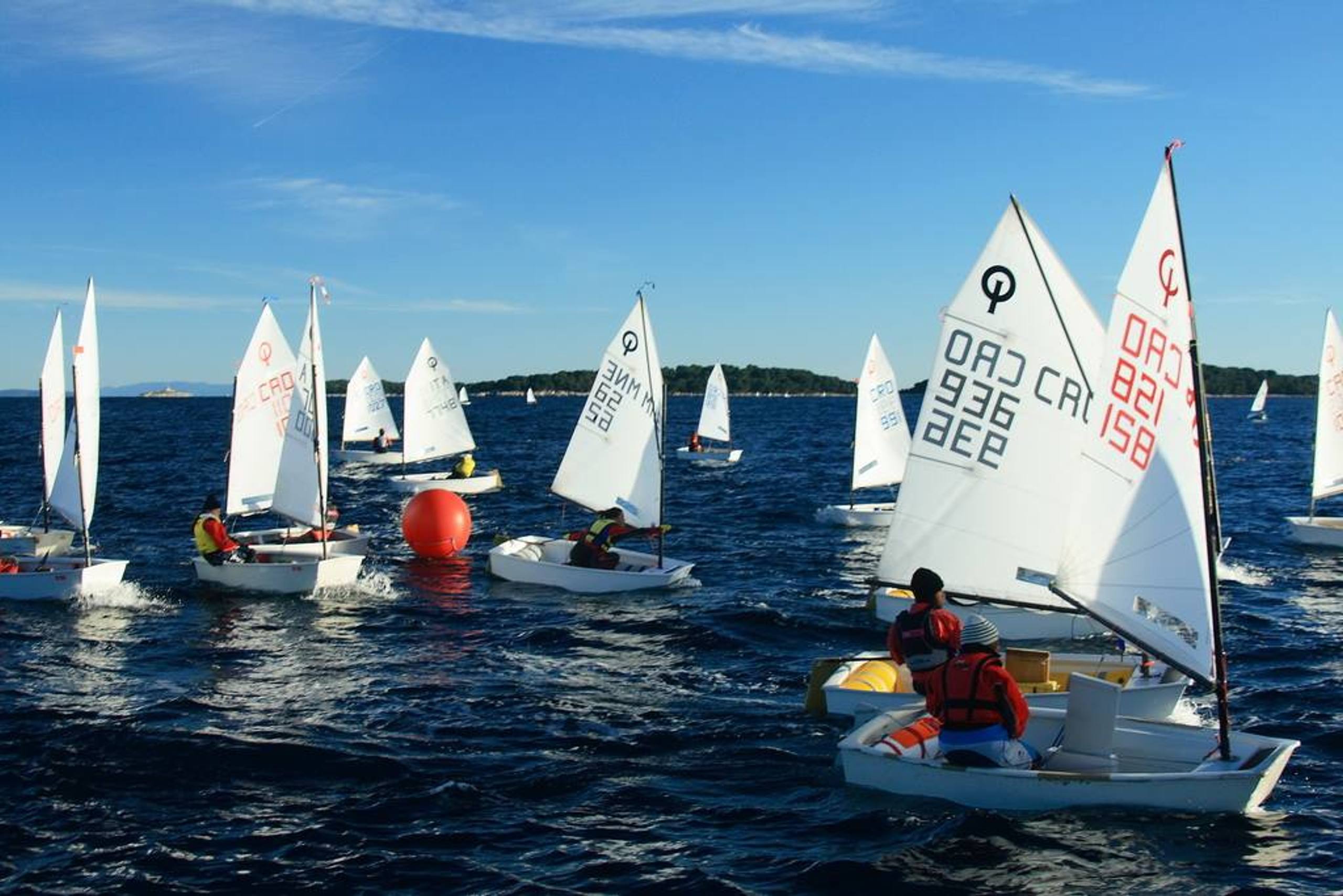 34. Međunarodna novogodišnja regata — Cucin, Hvar, prosinac 2010. — fotografija 29 od 78