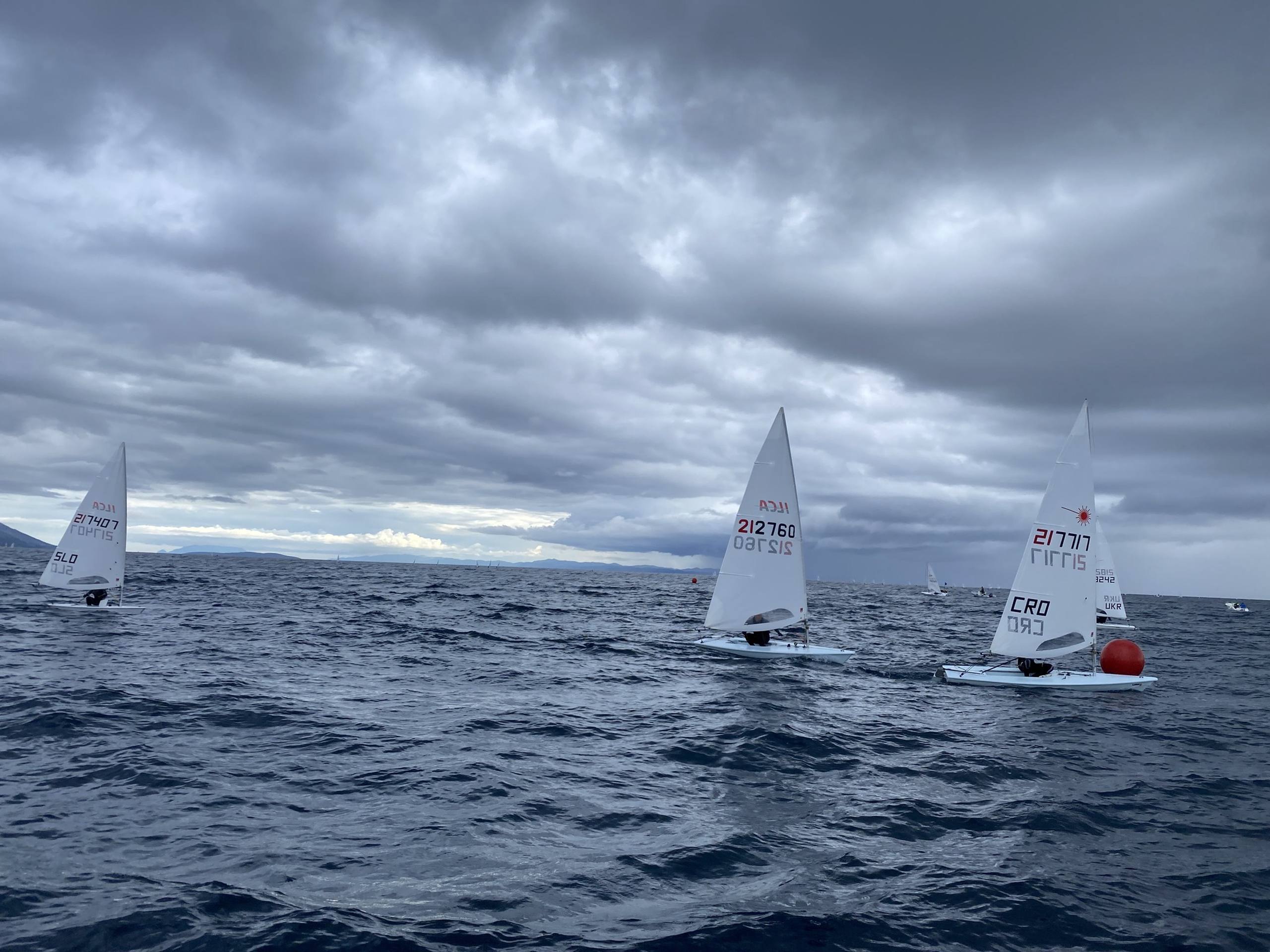 44. Međunarodna novogodišnja regata, Hvar, prosinac 2021. — fotografija 48 od 100