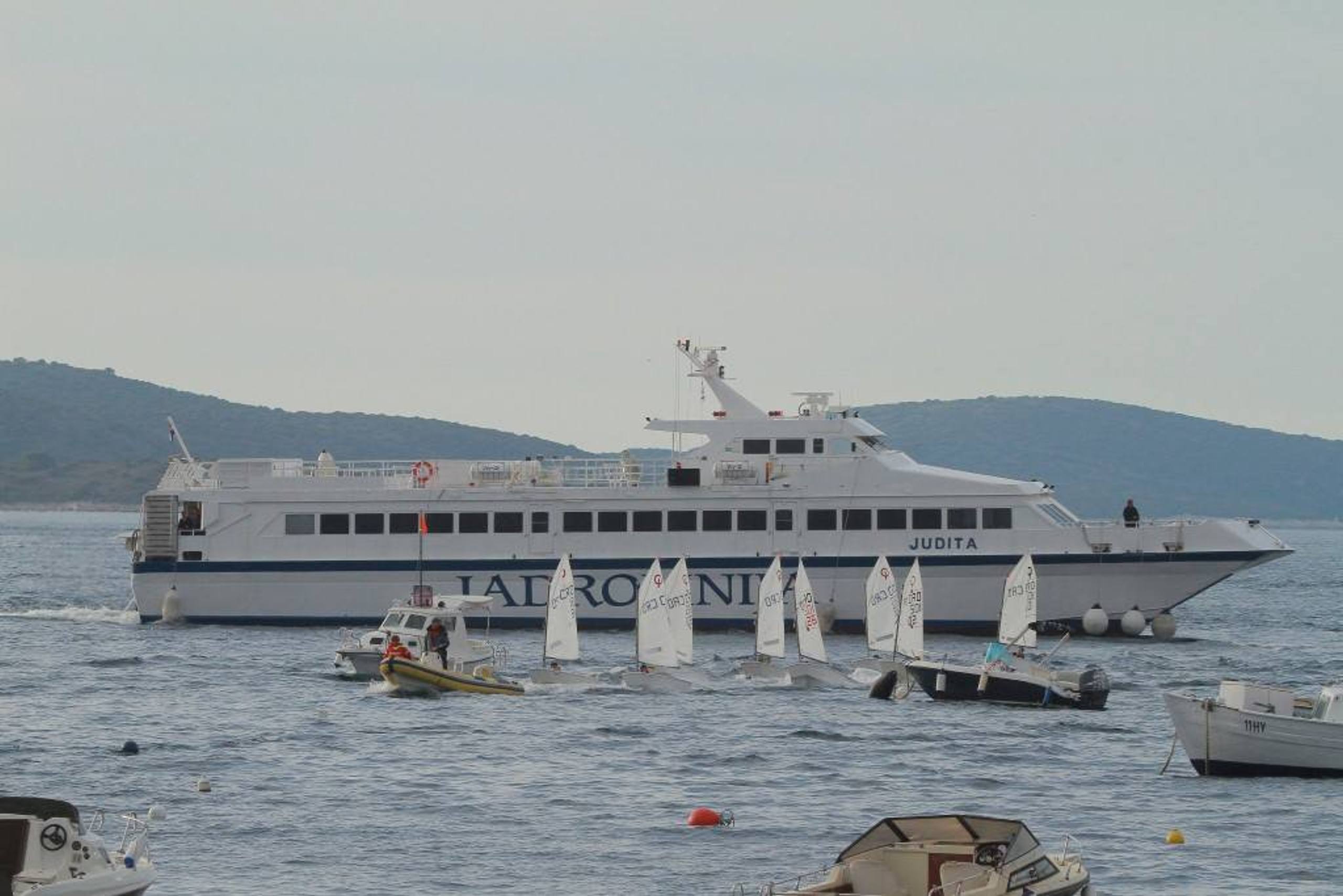 37. Međunarodna novogodišnja regata — Kragić, Hvar, prosinac 2013. — fotografija 73 od 100