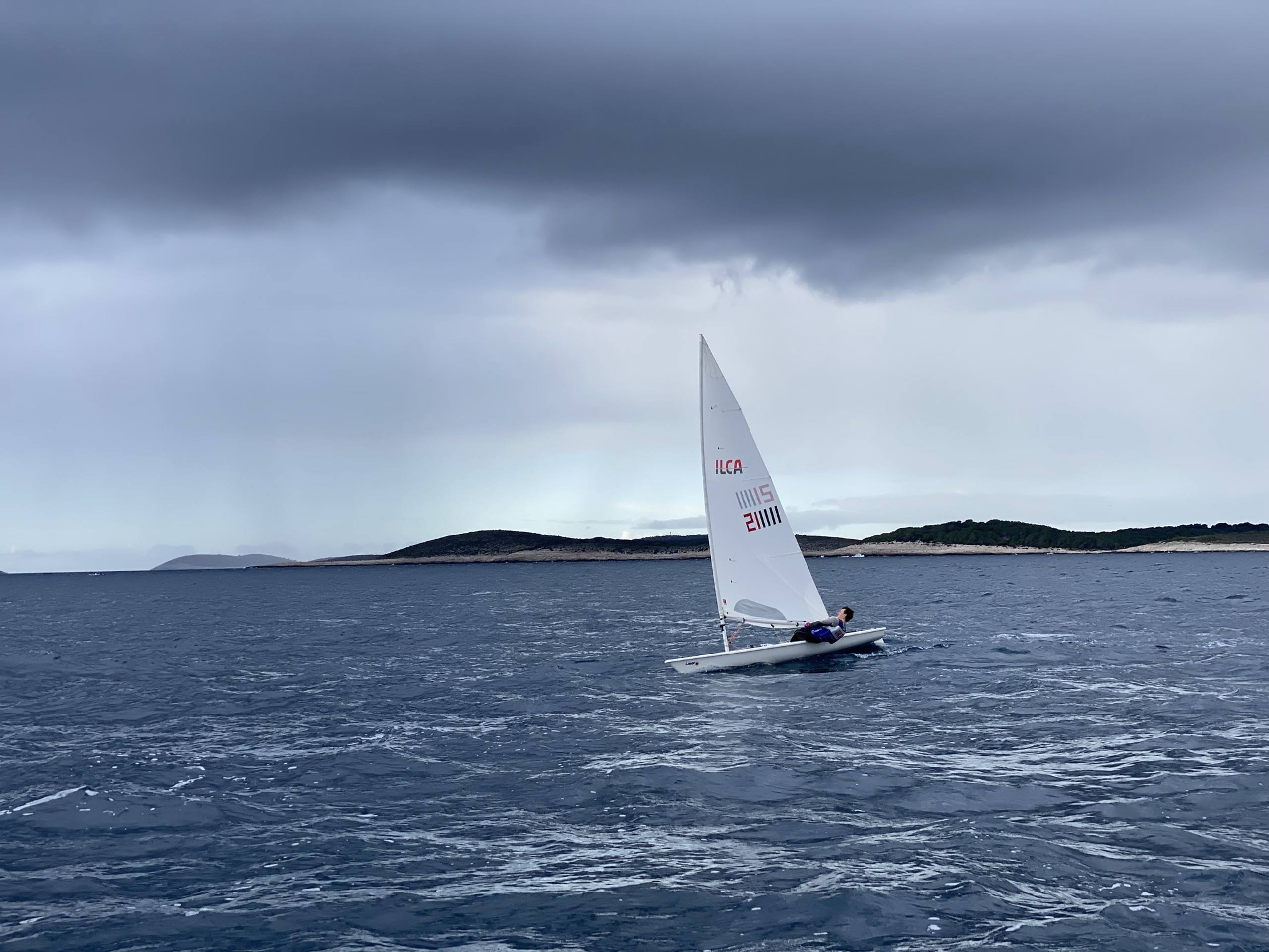 44. Međunarodna novogodišnja regata, Hvar, prosinac 2021. — fotografija 26 od 100