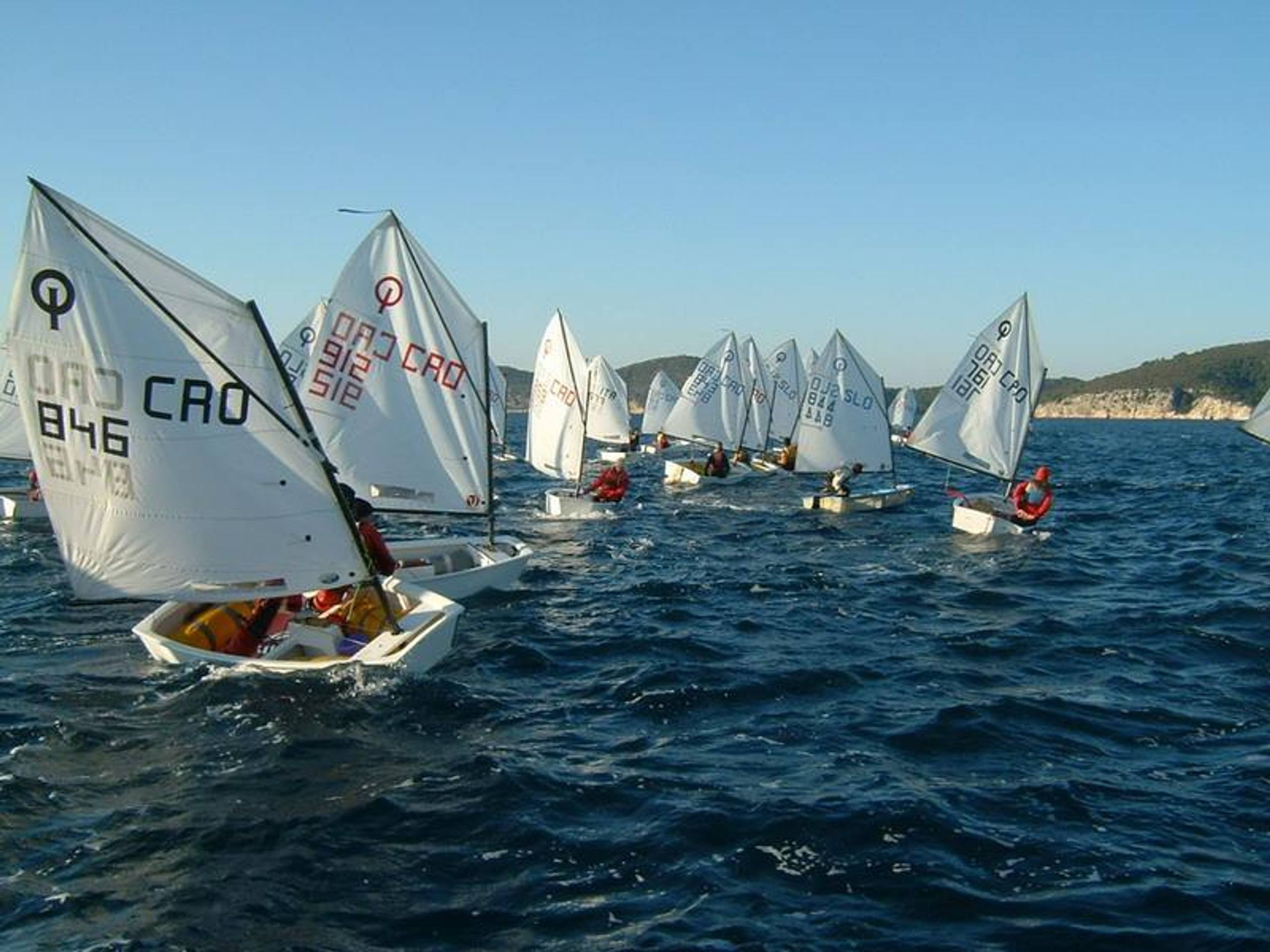 28. Međunarodna novogodišnja regata, Hvar, prosinac 2004. — fotografija 94 od 105