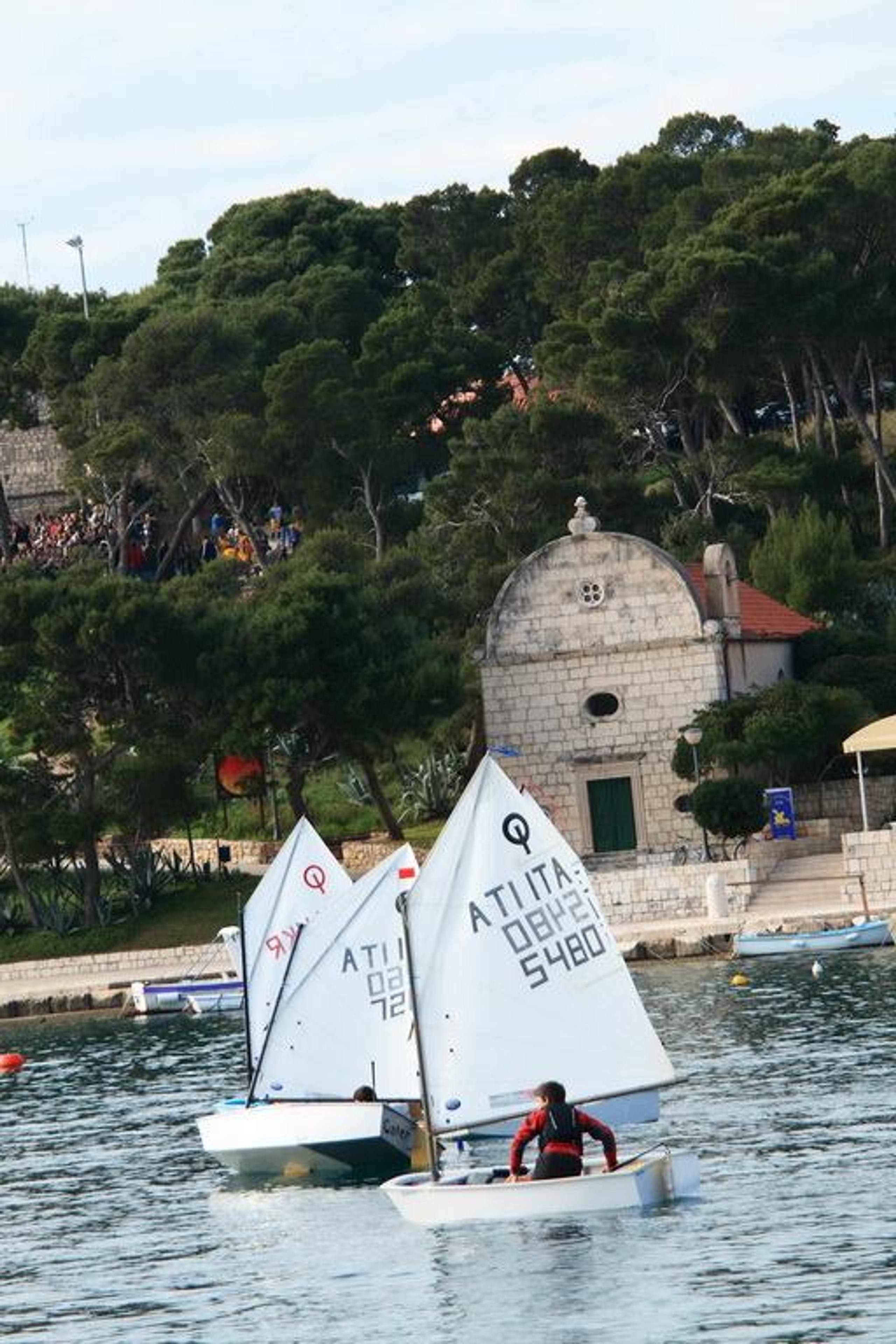34. Međunarodna novogodišnja regata — Cucin, Hvar, prosinac 2010. — fotografija 69 od 78